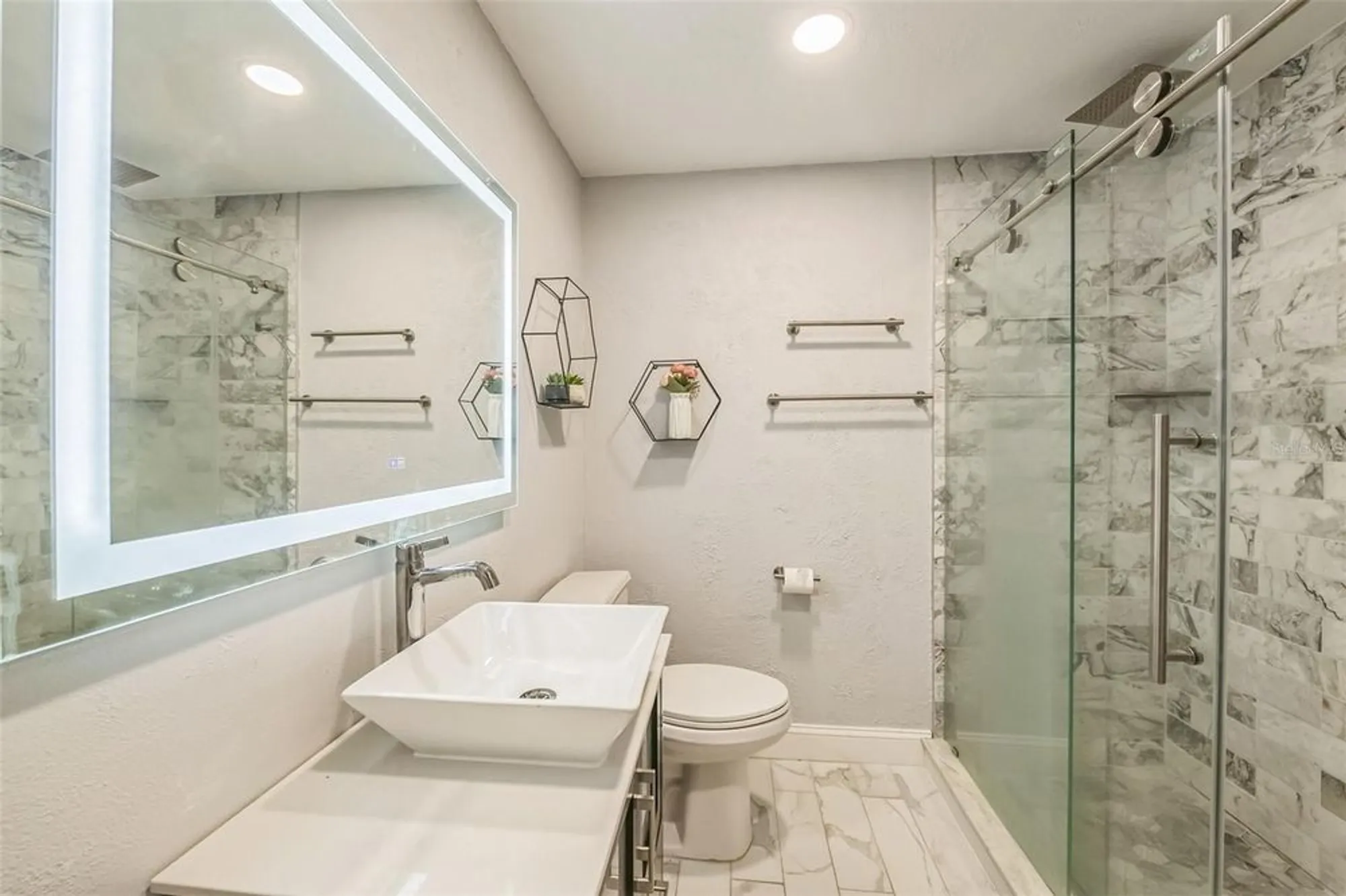 Property Slideshow image 12 of 17 | 5108 medalist rd, Sarasota, FL, 34243