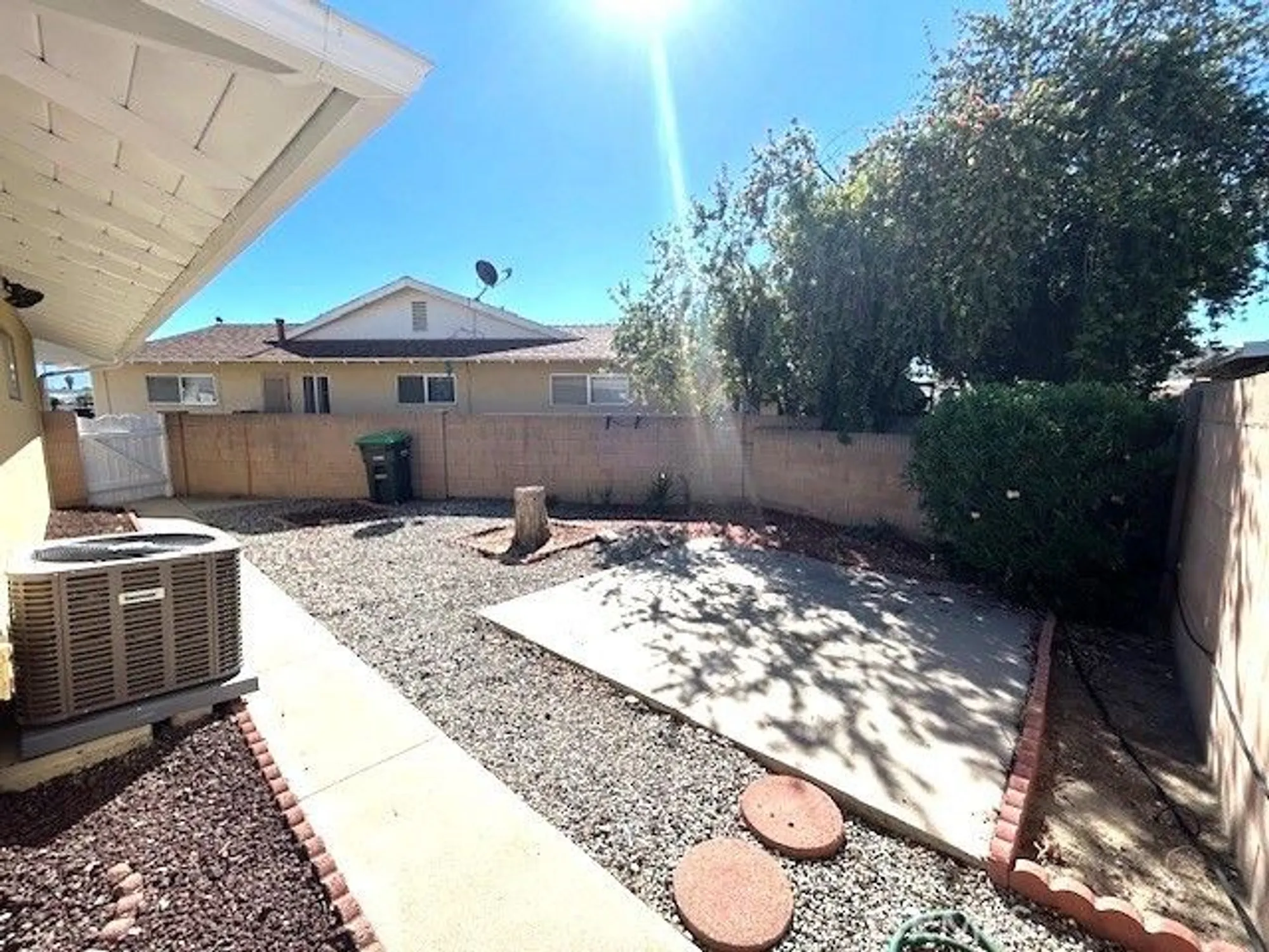 Property Slideshow image 14 of 16 | 681 shasta way, Hemet, CA, 92543