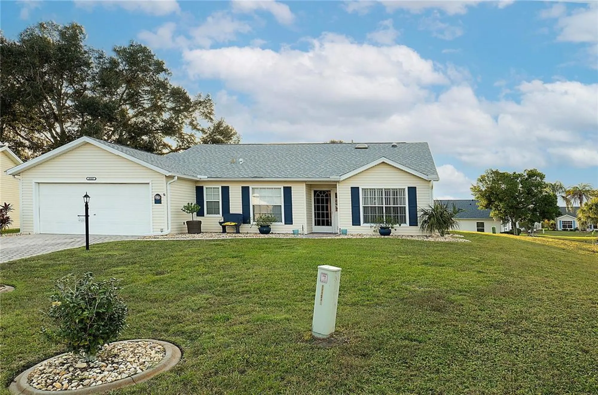 Property Slideshow image 2 of 47 | 25327 temple ct, Leesburg, FL, 34748