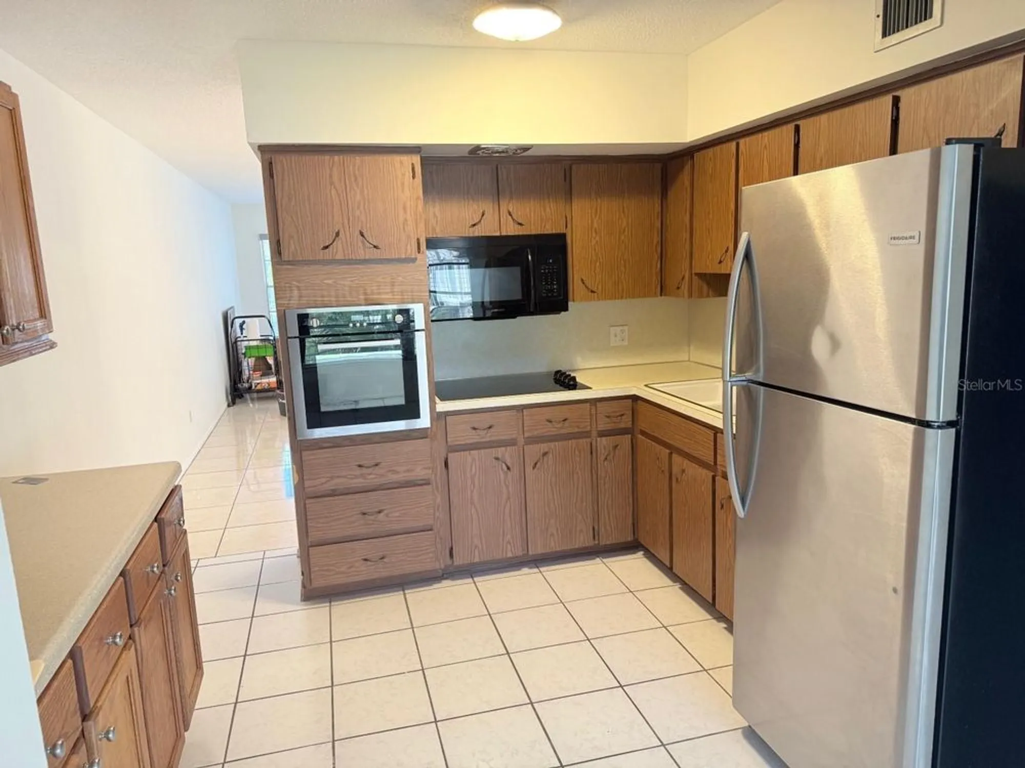 Property Slideshow image 7 of 31 | 2426 persian dr apt 38, Clearwater, FL, 33763