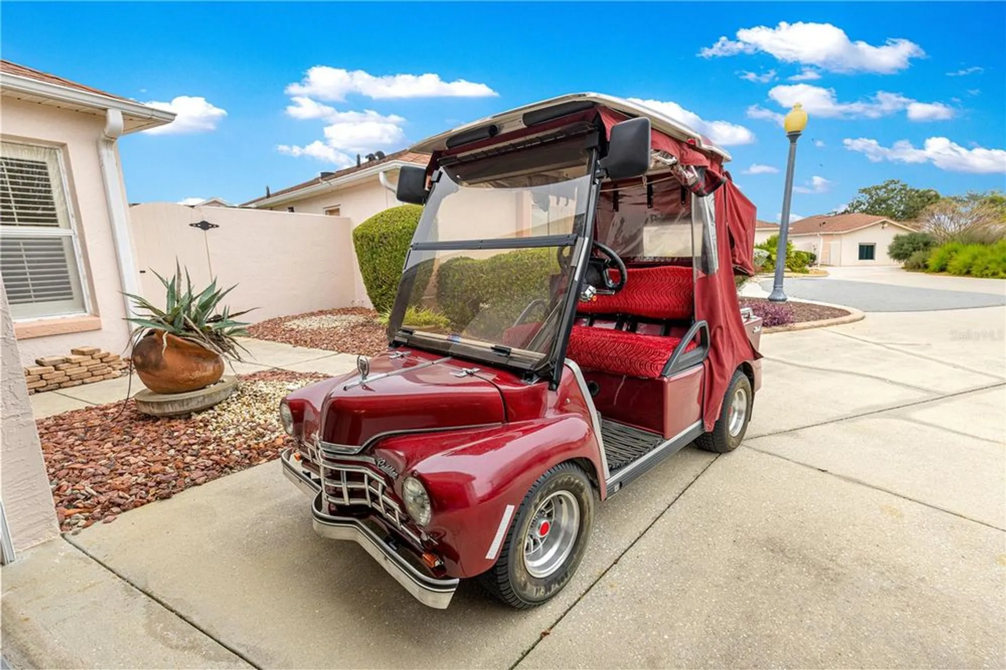 Property Slideshow image 14 of 42 | 748 hernandez dr, The Villages, FL, 32159