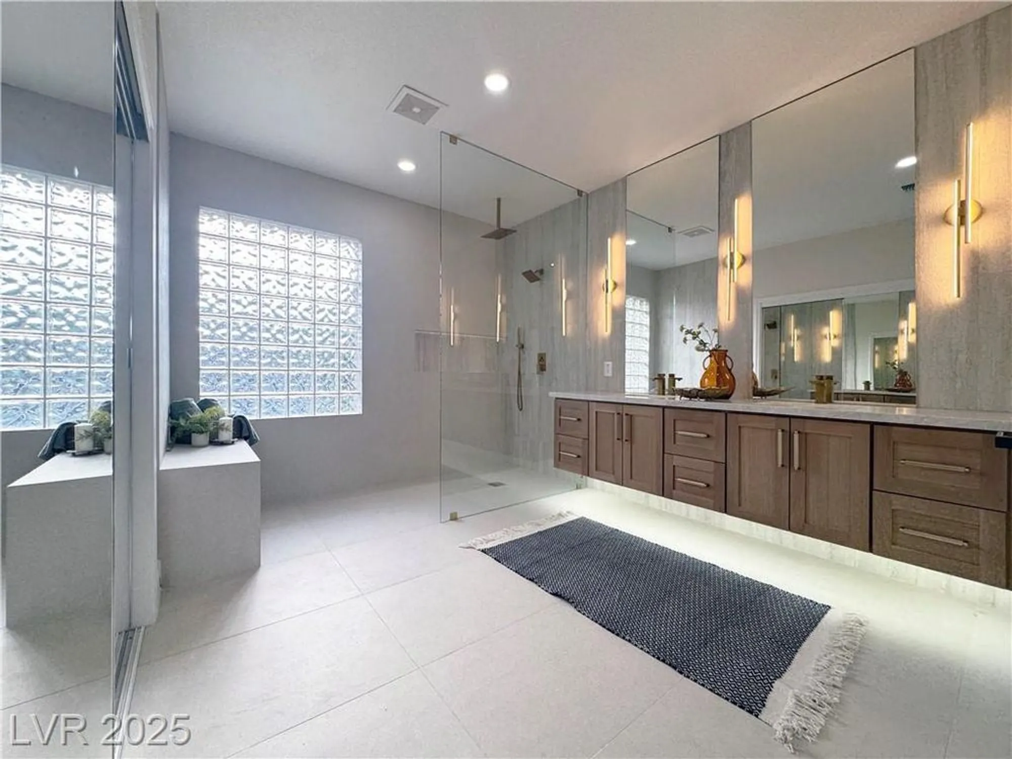 Property Slideshow image 11 of 66 | 2784 cherrydale falls dr, Henderson, NV, 89052