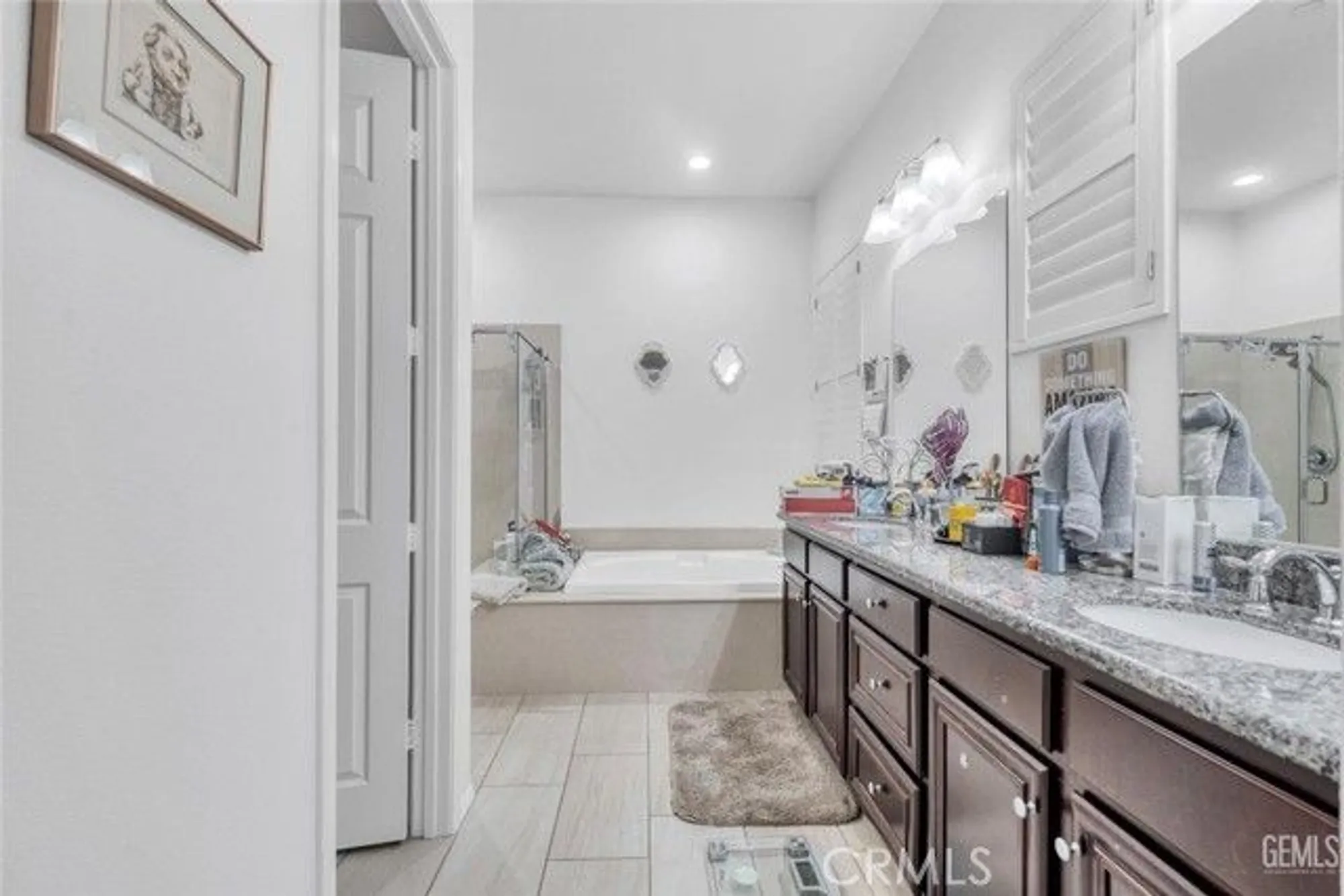 Property Slideshow image 13 of 27 | 9903 francois ln, Bakersfield, CA, 93306