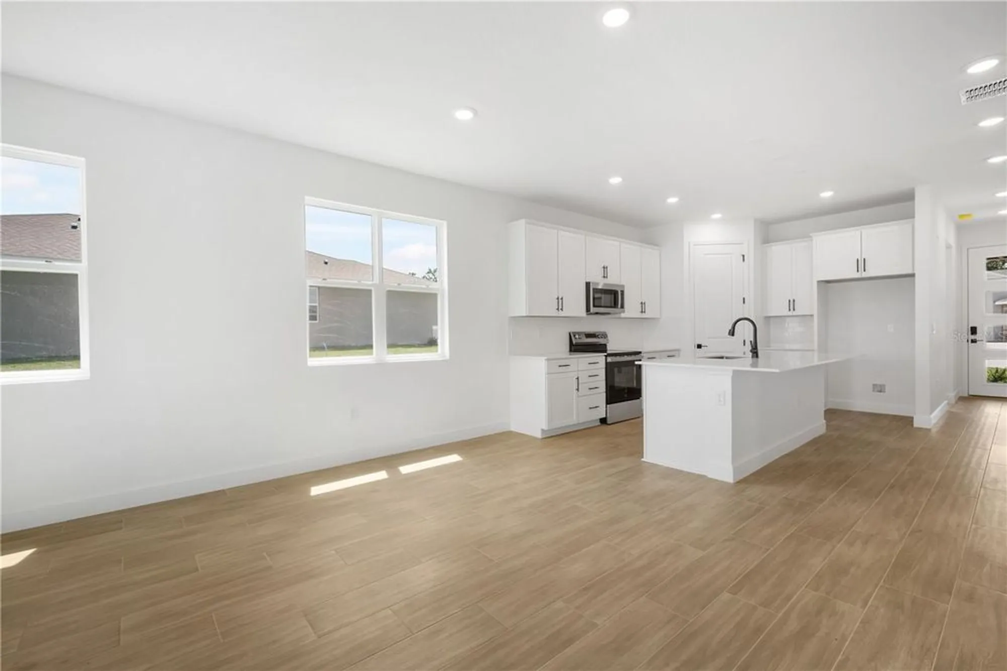 Property Slideshow image 17 of 44 | 9176 players dr, Weeki Wachee, FL, 34613