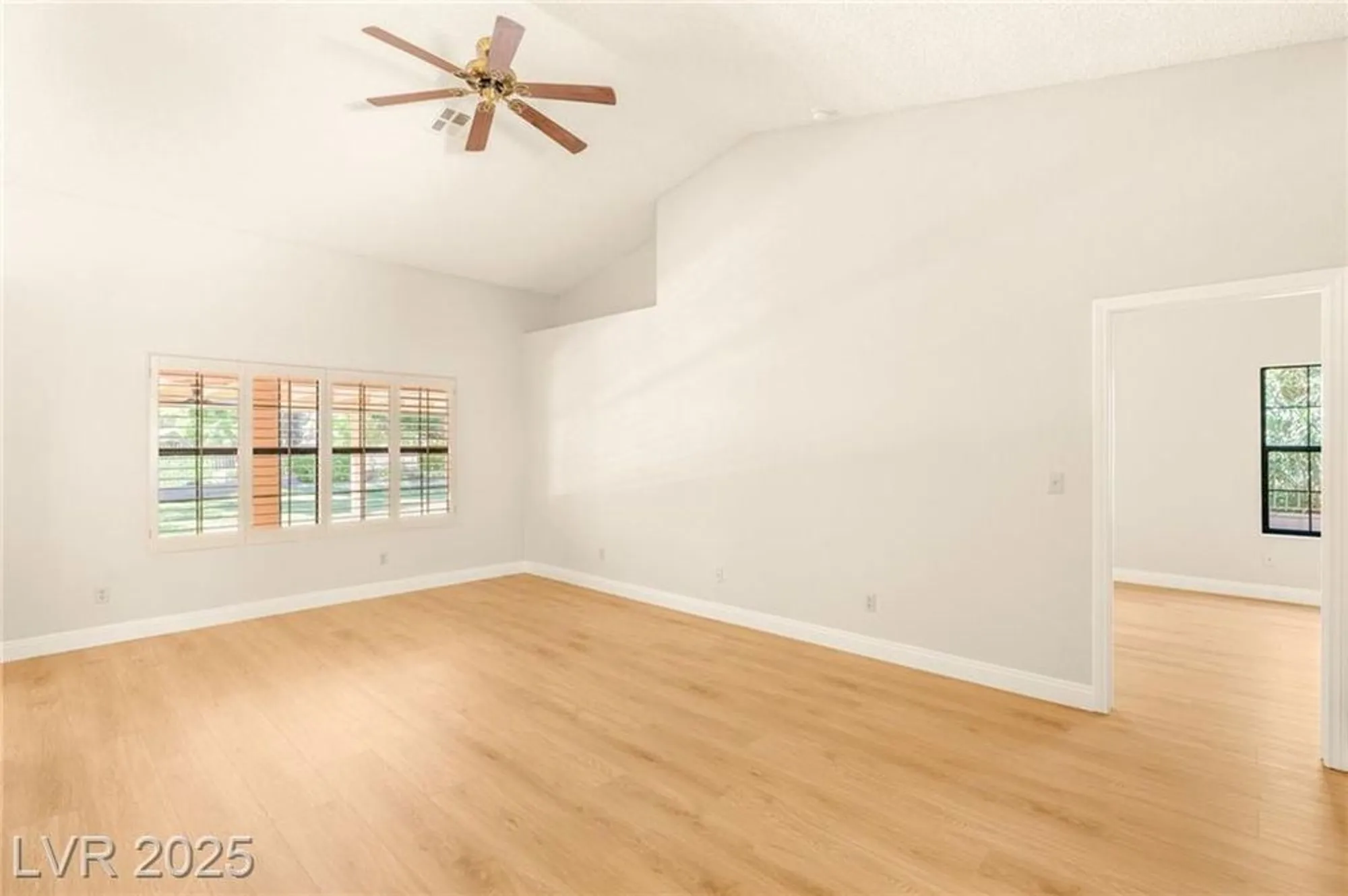 Property Slideshow image 7 of 40 | 5605 bay shore cir, Las Vegas, NV, 89130