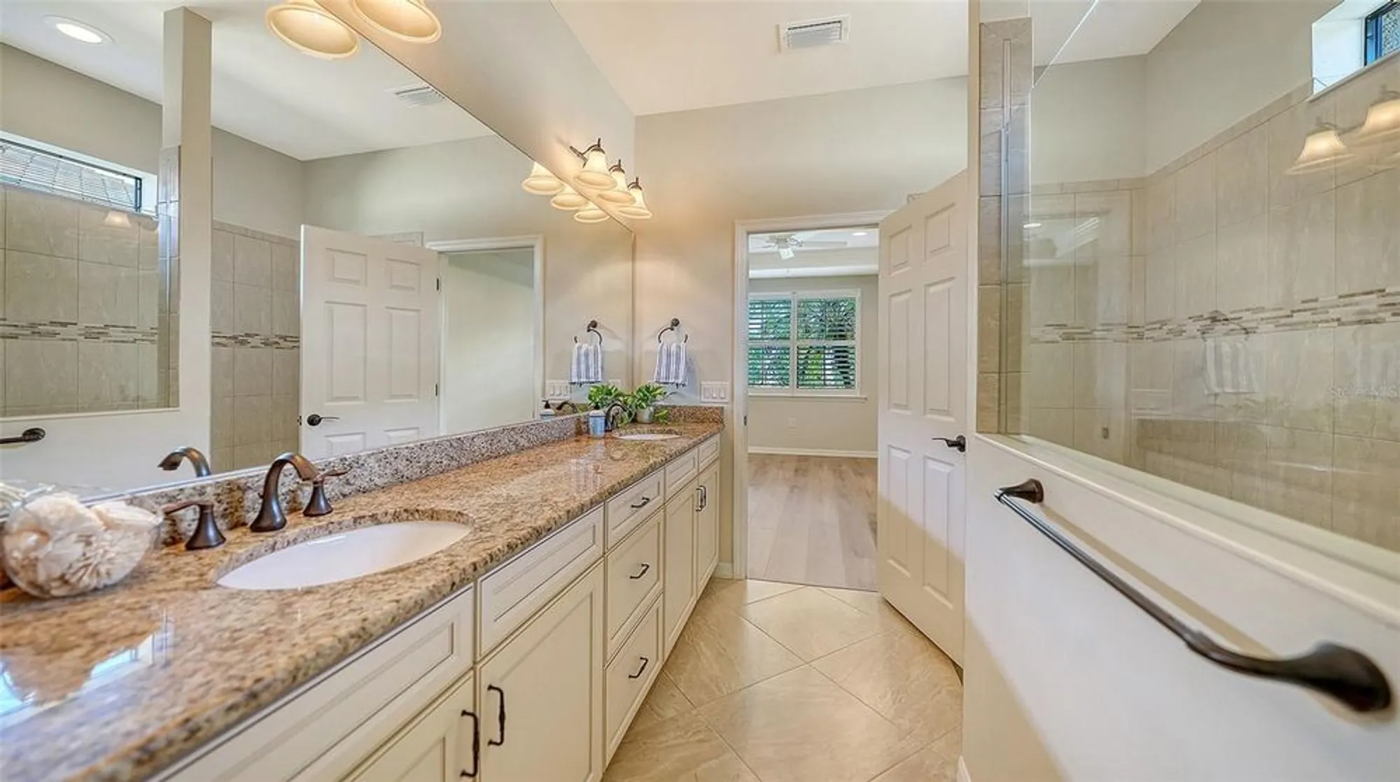 Property Slideshow image 22 of 64 | 5934 caspian tern dr, Sarasota, FL, 34238