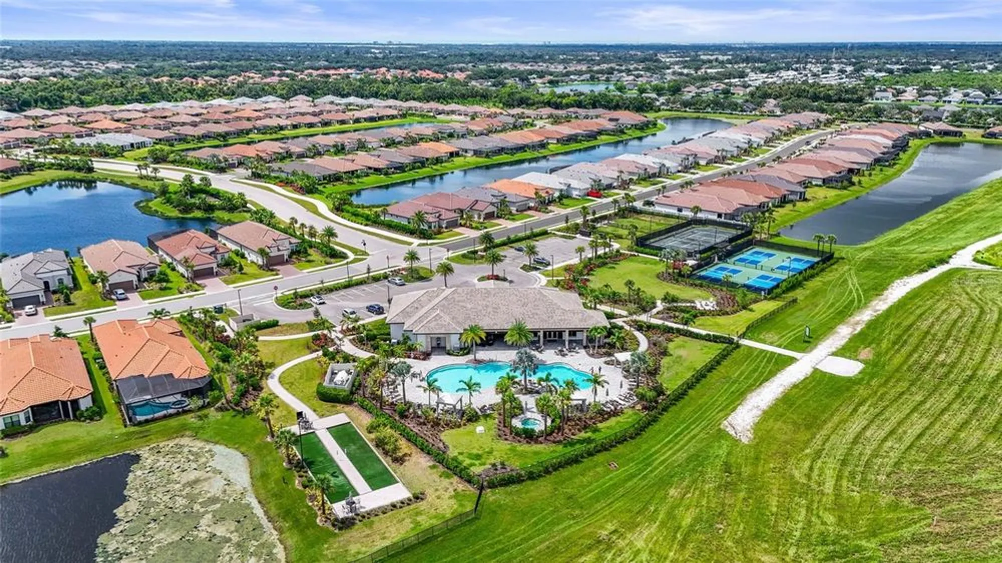 Property Slideshow image 60 of 86 | 6195 mesa gln, Bradenton, FL, 34203