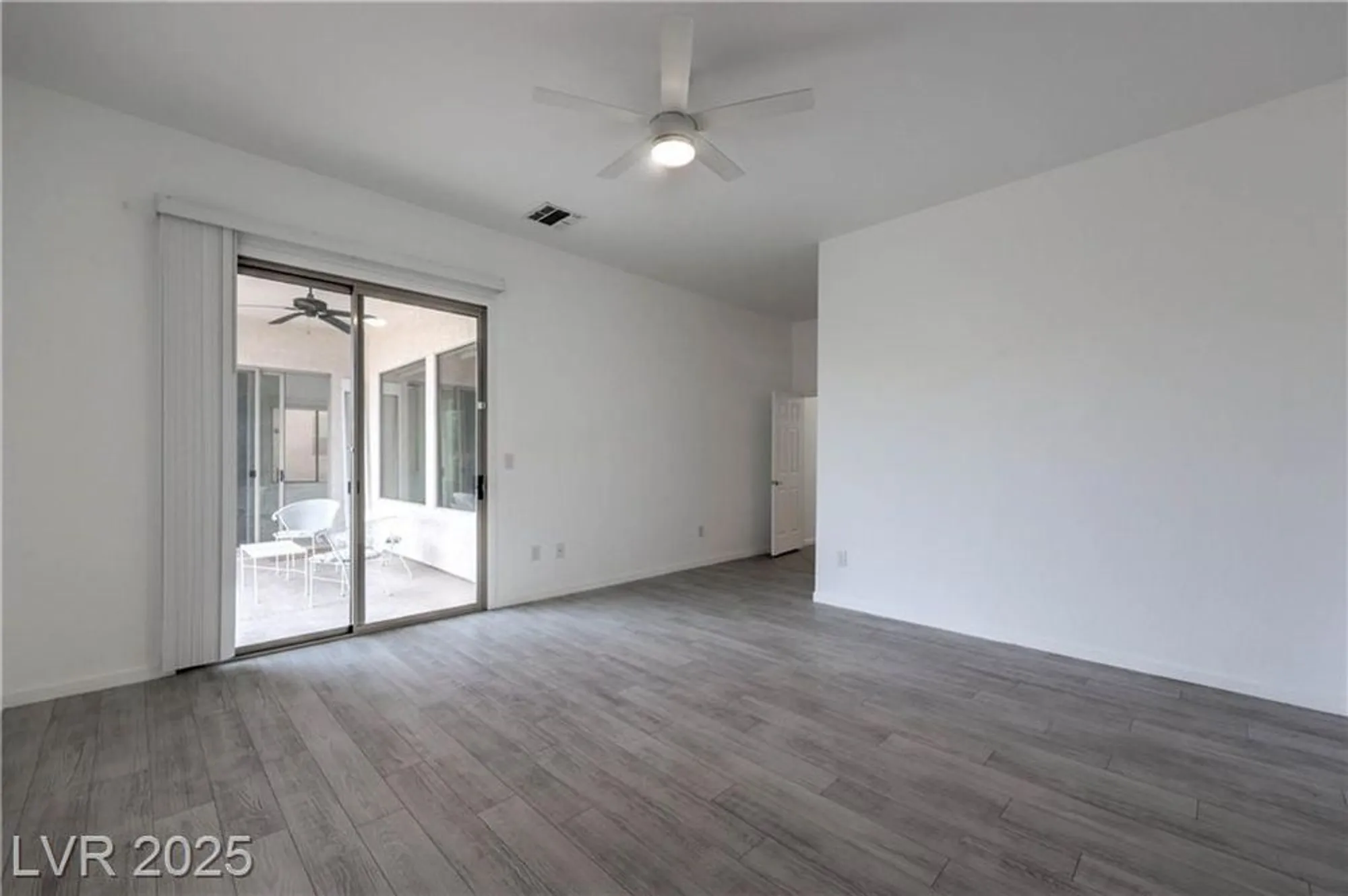 Property Slideshow image 20 of 36 | 562 mountain links dr, Henderson, NV, 89012