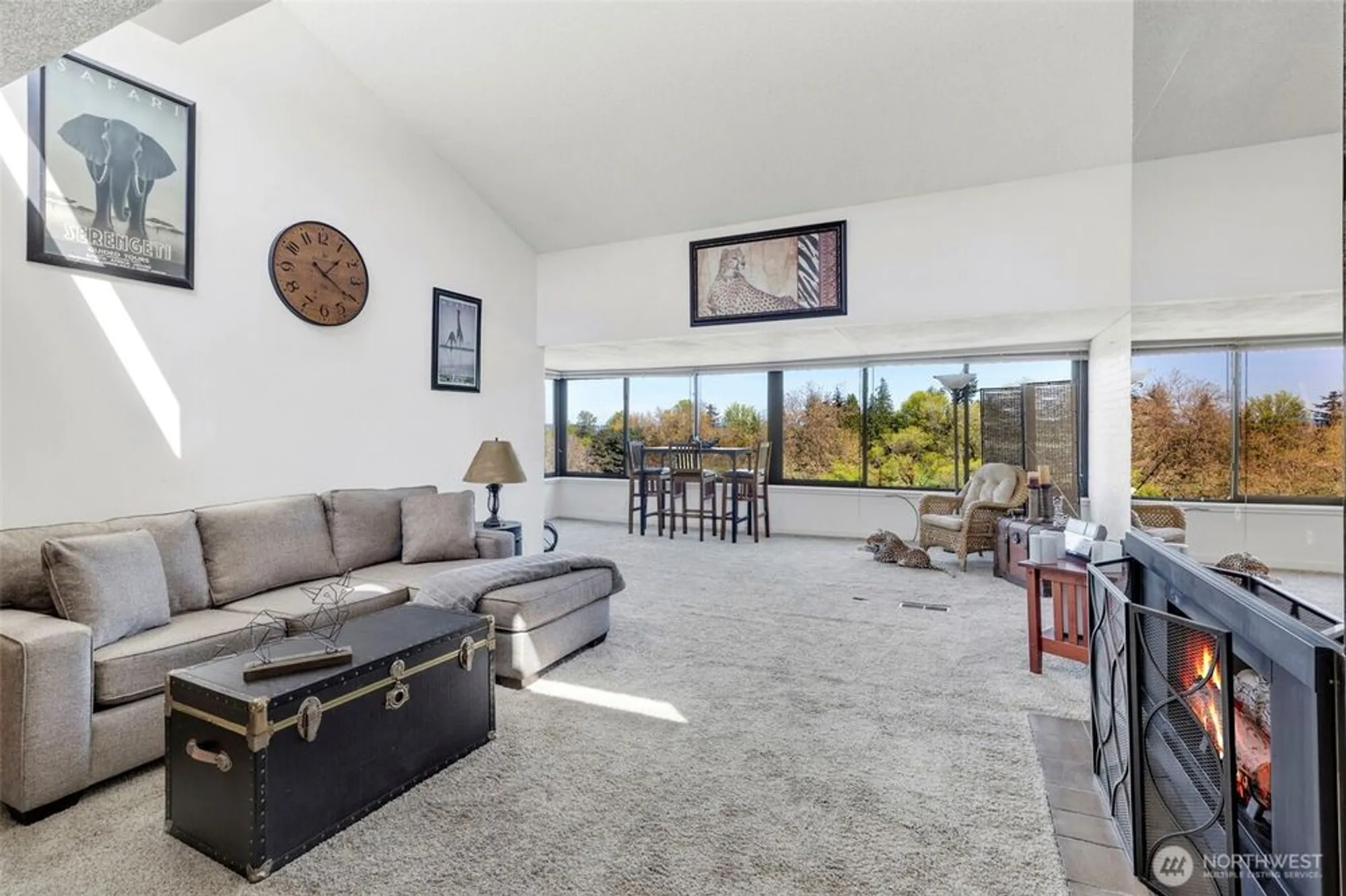 Property Slideshow image 13 of 39 | 10911 glen acres dr d, Seattle, WA, 98168