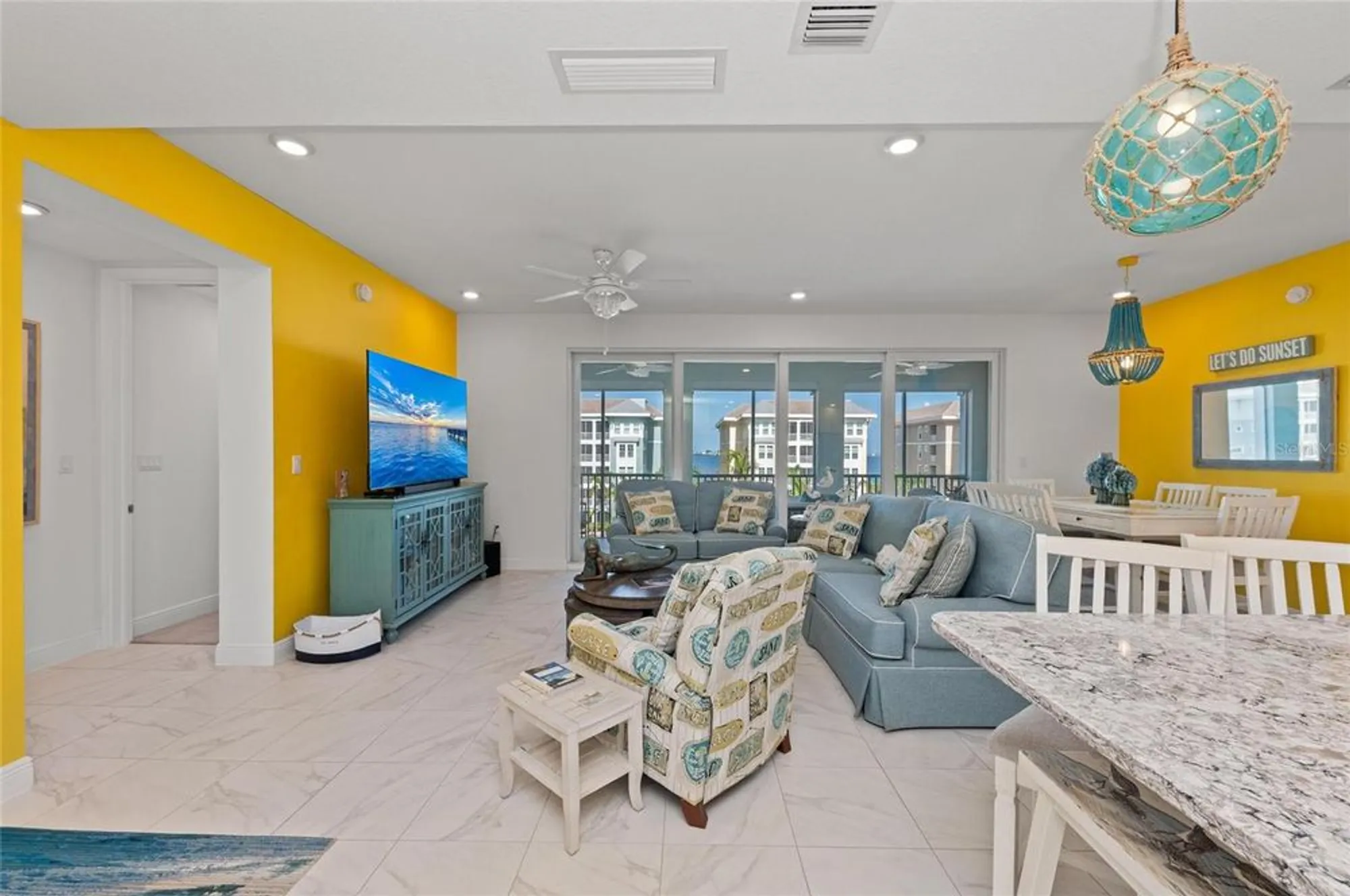 Property Slideshow image 15 of 100 | 387 aruba cir 301, Bradenton, FL, 34209