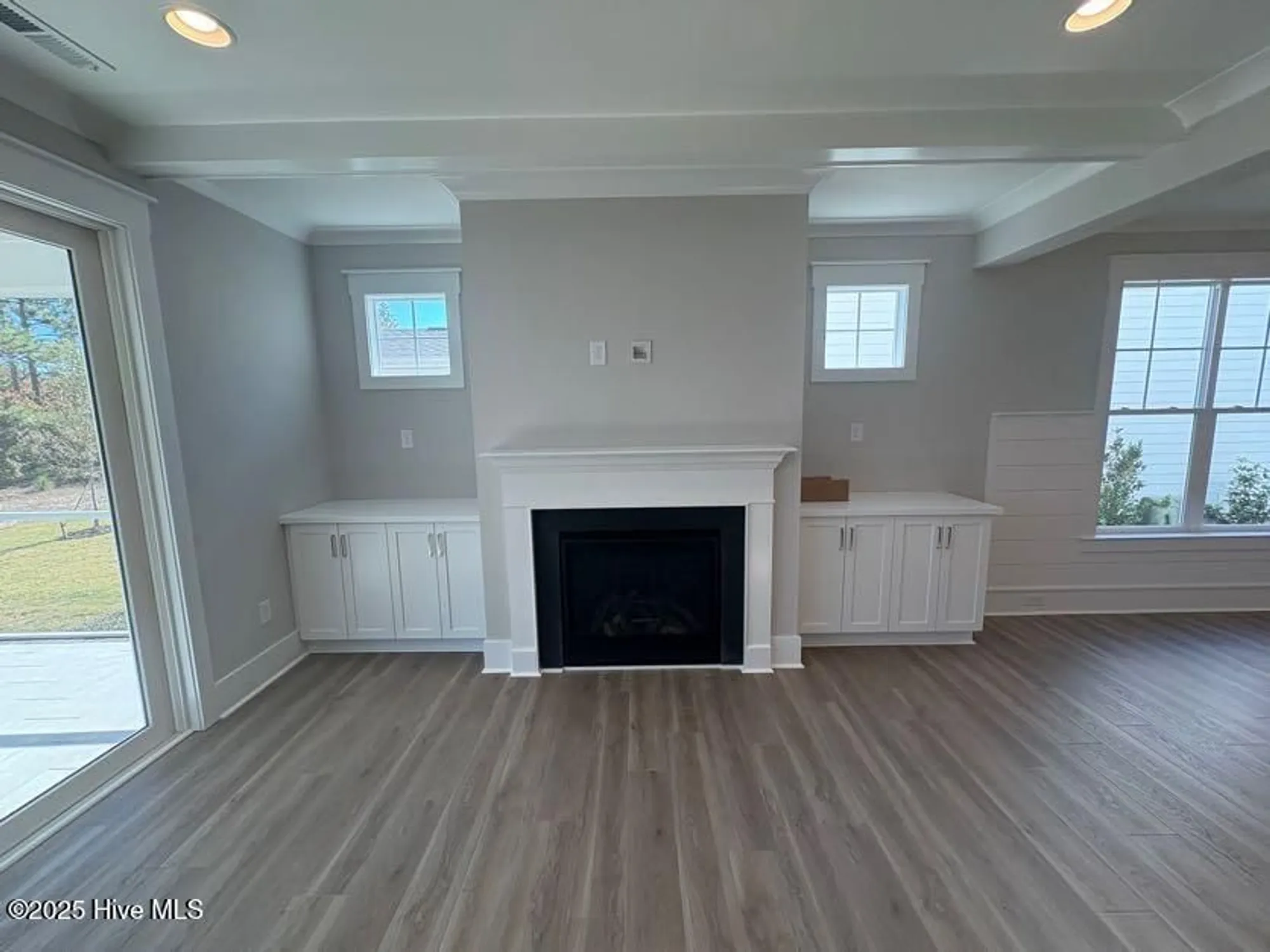 Property Slideshow image 11 of 34 | 335 longhill dr, Wilmington, NC, 28412