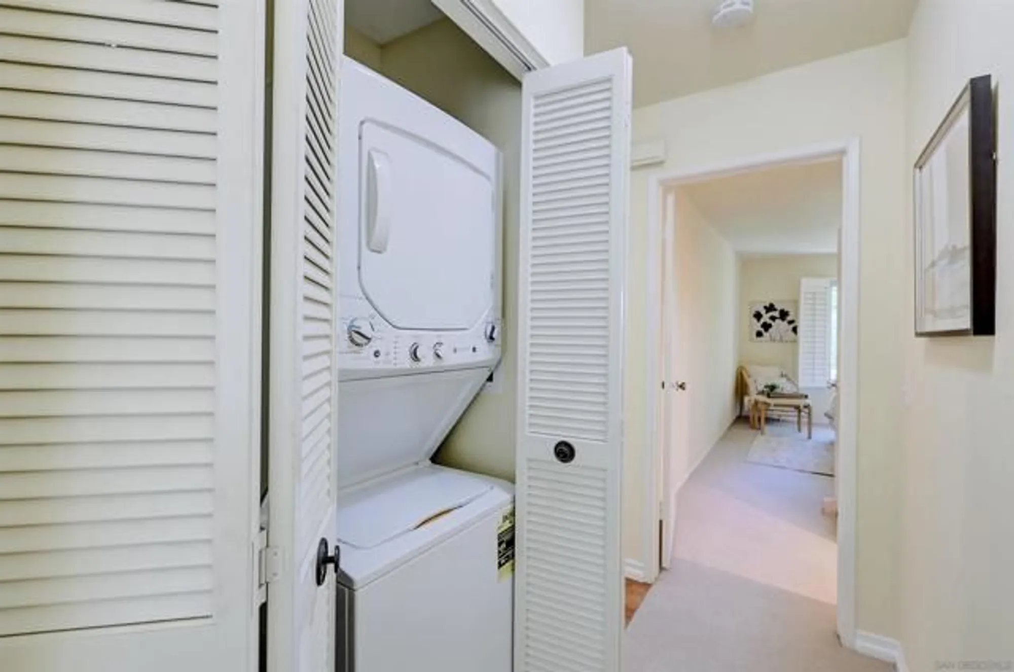 Property Slideshow image 29 of 48 | 1982 fairlee dr, Encinitas, CA, 92024