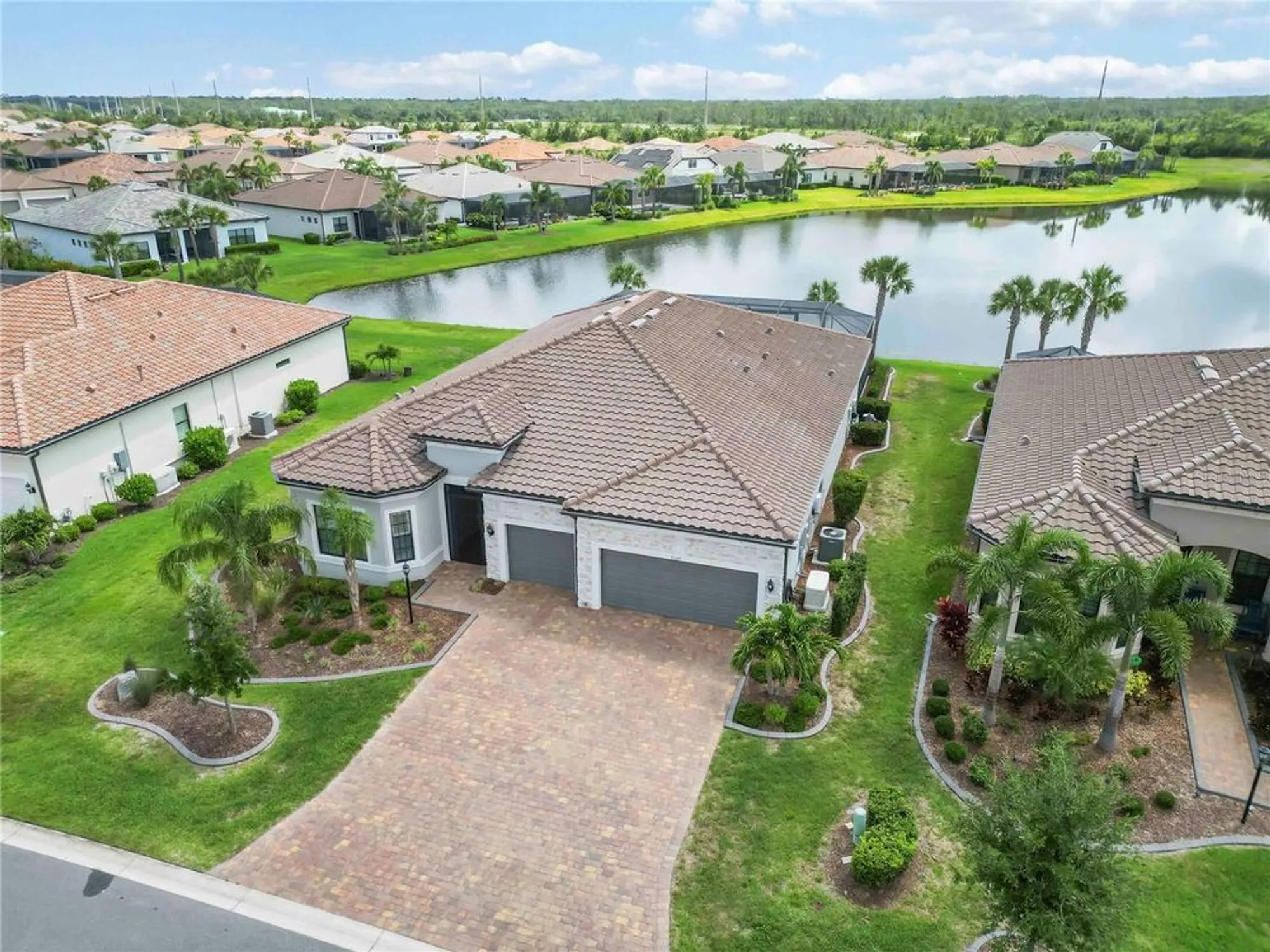 Property Slideshow image 6 of 83 | 7327 summerland cv, Bradenton, FL, 34202