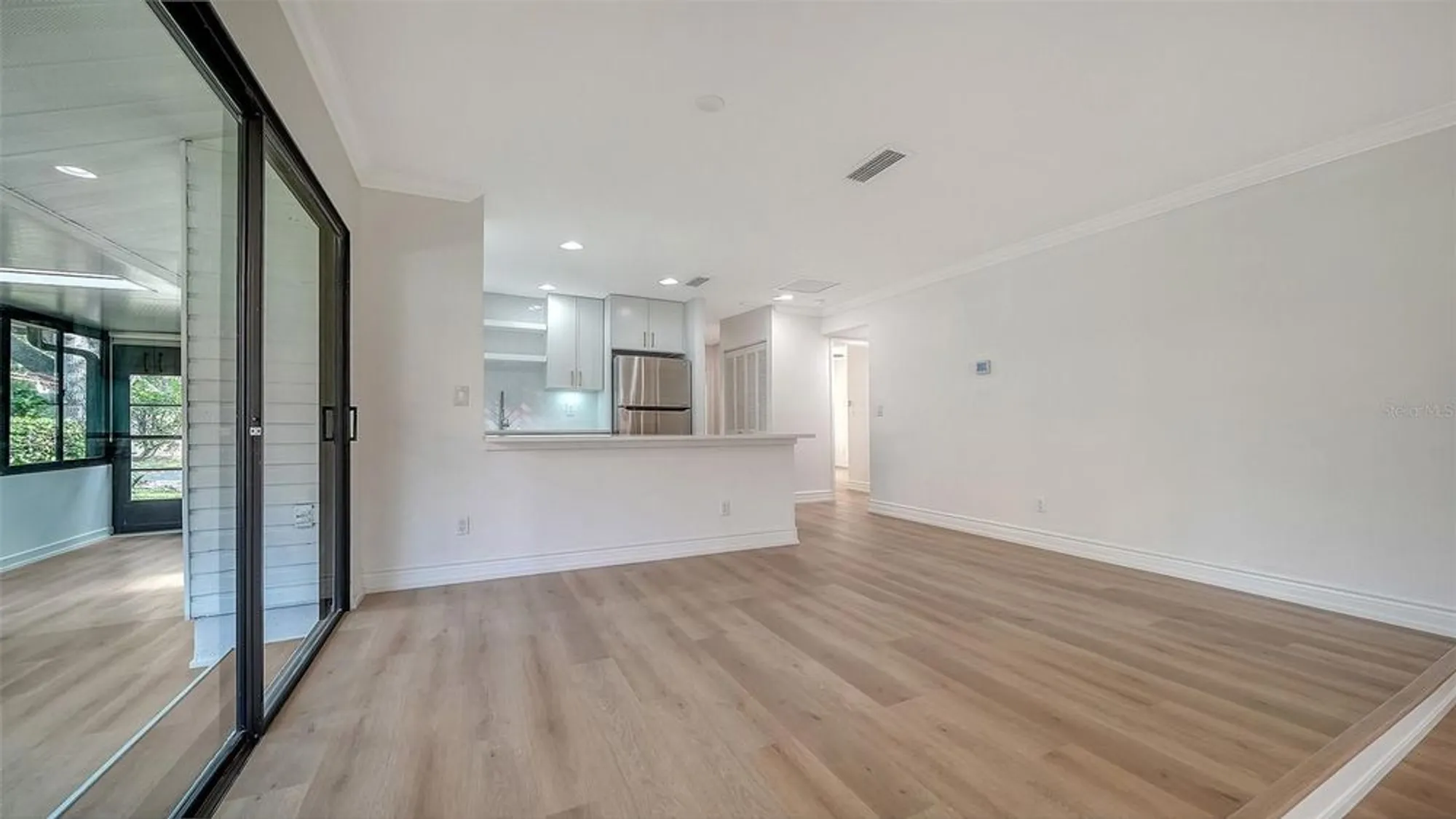 Property Slideshow image 13 of 48 | 5027 kestral park # 64, Sarasota, FL, 34231