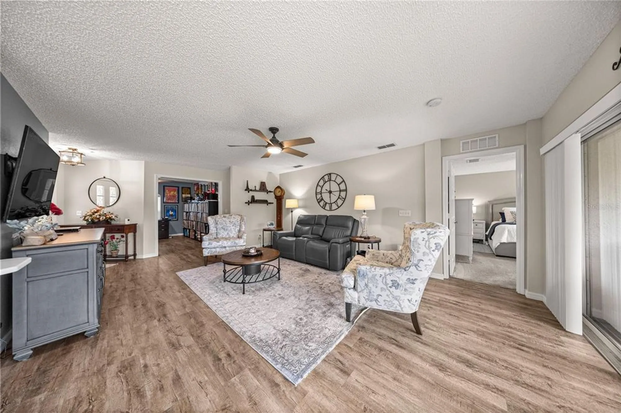 Property Slideshow image 11 of 27 | 9482 sw 93rd loop, Ocala, FL, 34481