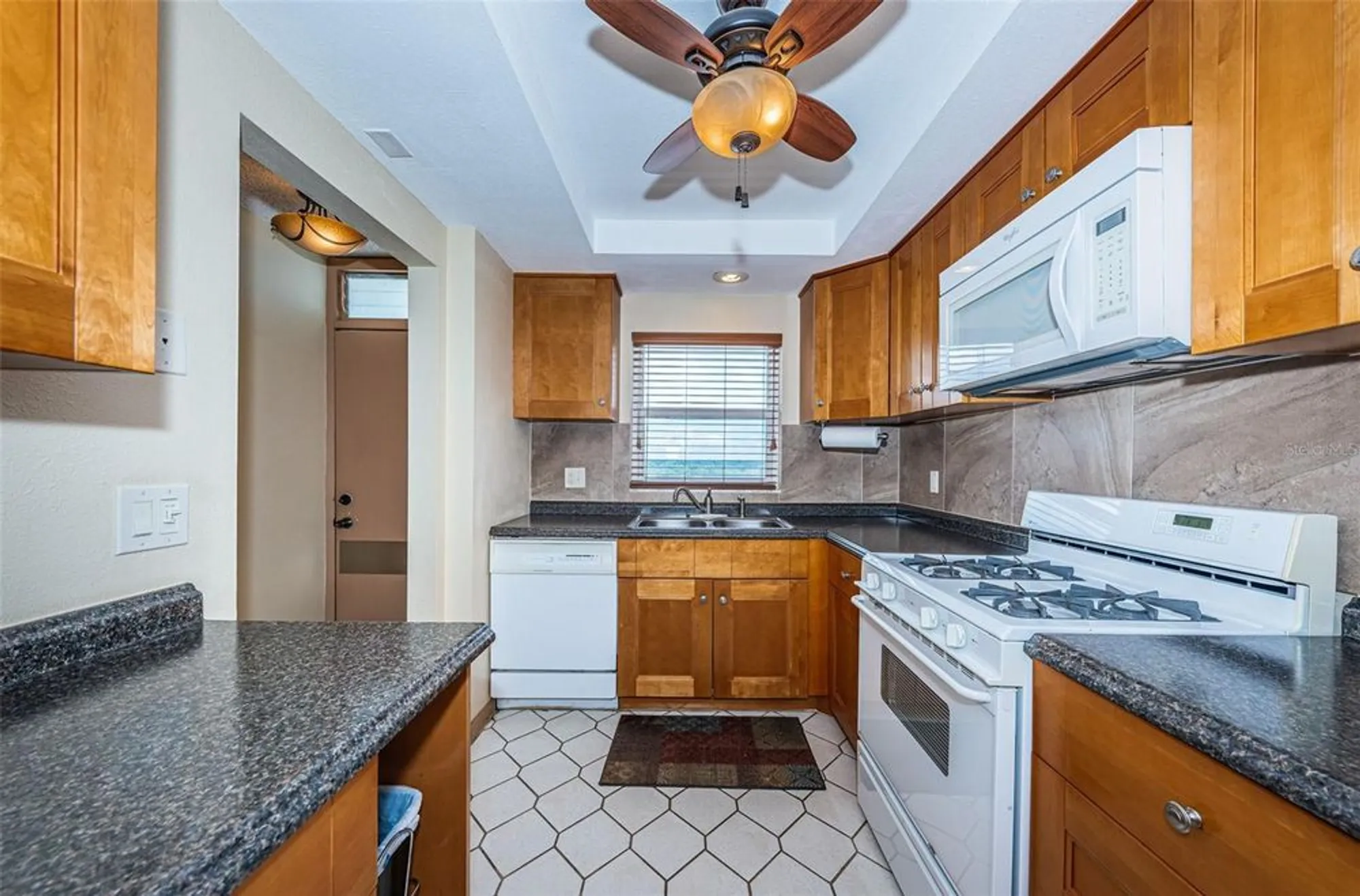 Property Slideshow image 21 of 82 | 6020 shore blvd 1009, Gulfport, FL, 33707