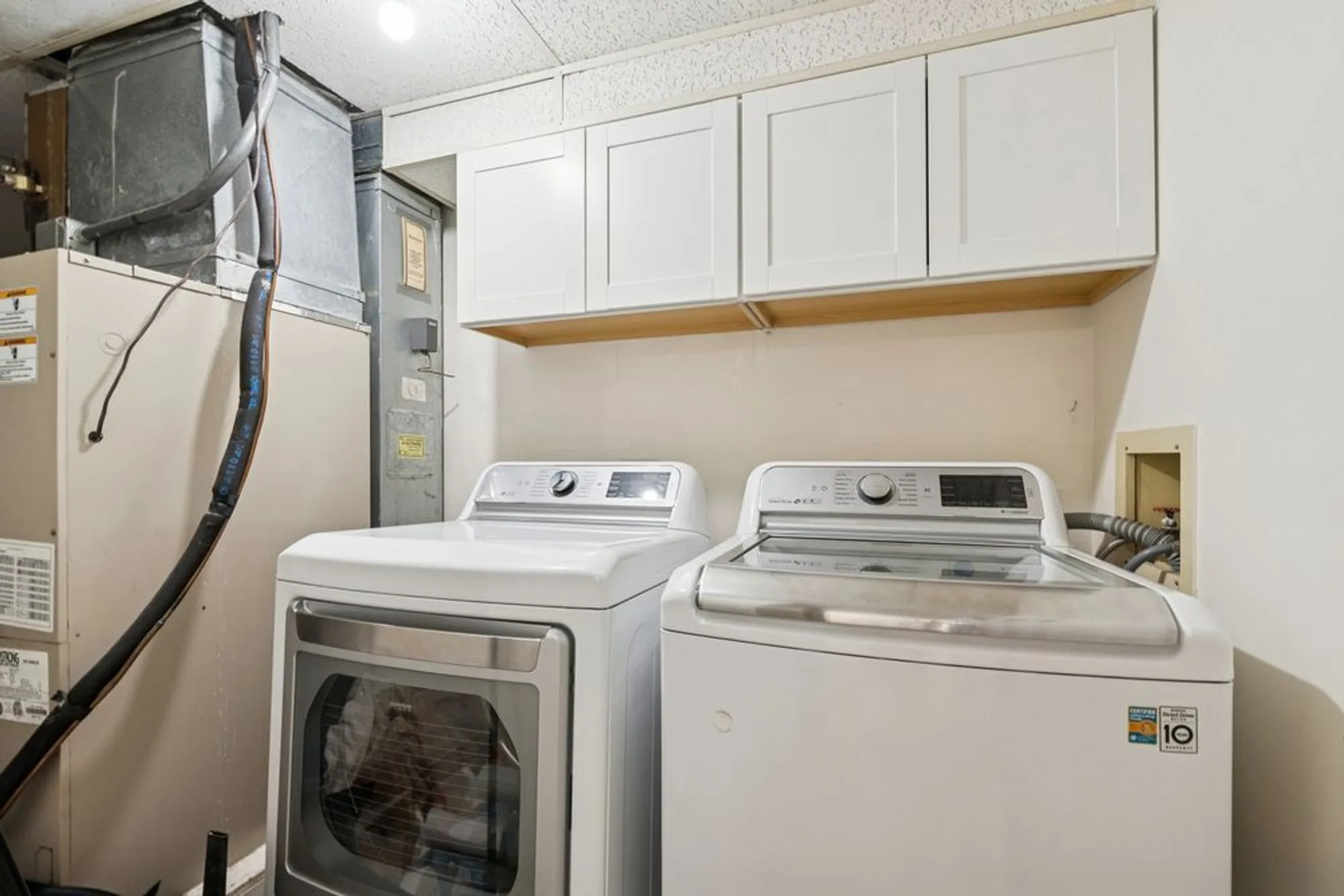 Property Slideshow image 27 of 45 | 33 shoreline rd b, Lake Barrington, IL, 60010