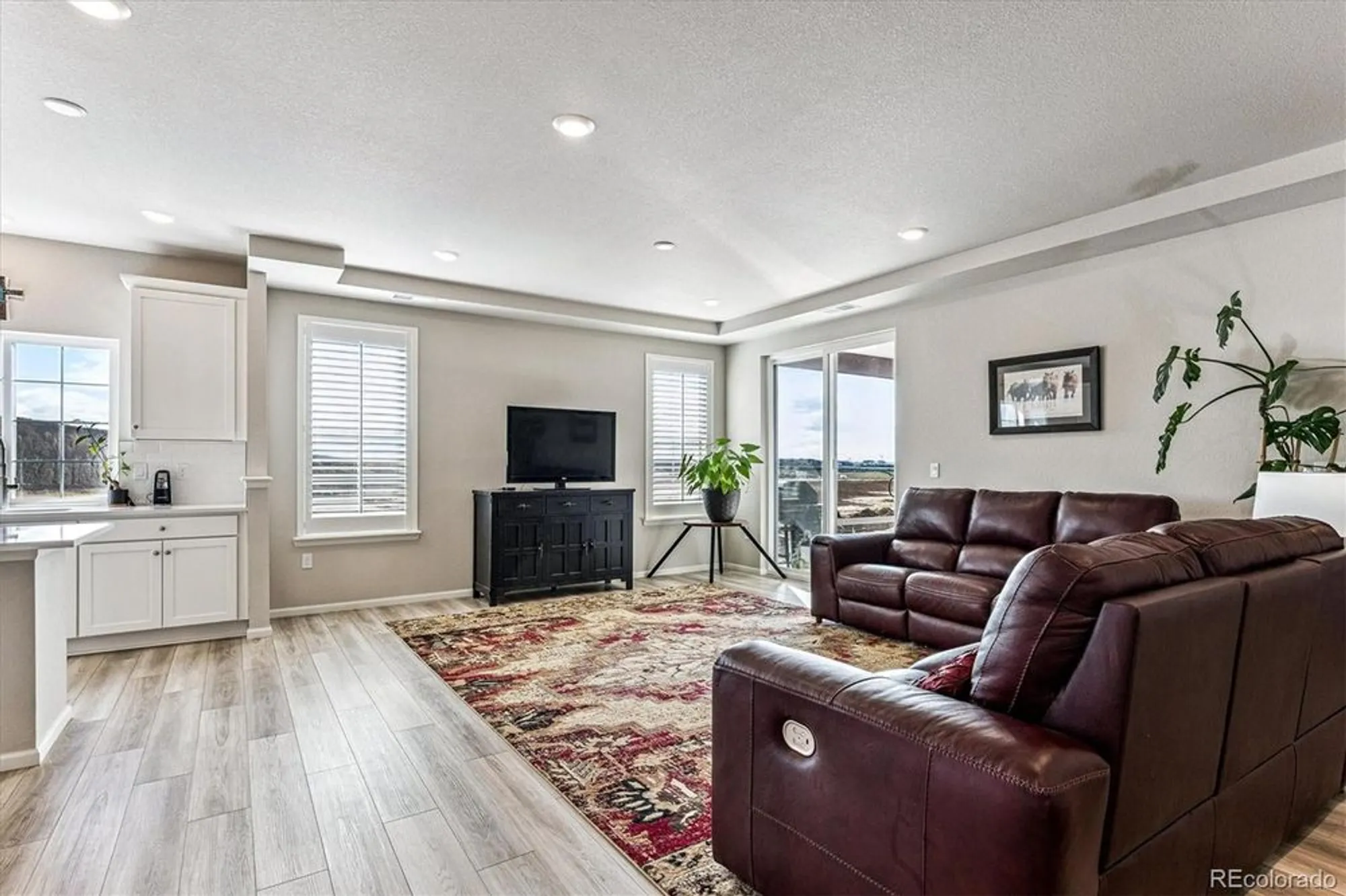 Property Slideshow image 4 of 28 | 5126 n quemoy ct, Aurora, CO, 80019