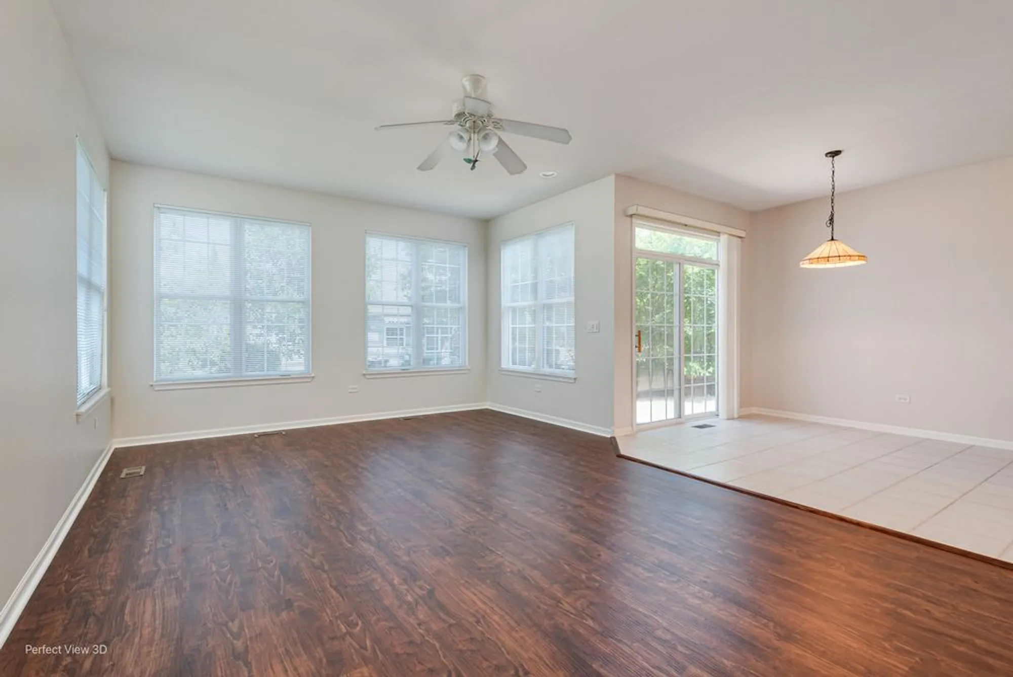 Property Slideshow image 12 of 29 | 16400 grandwood lake dr, Crest Hill, IL, 60403