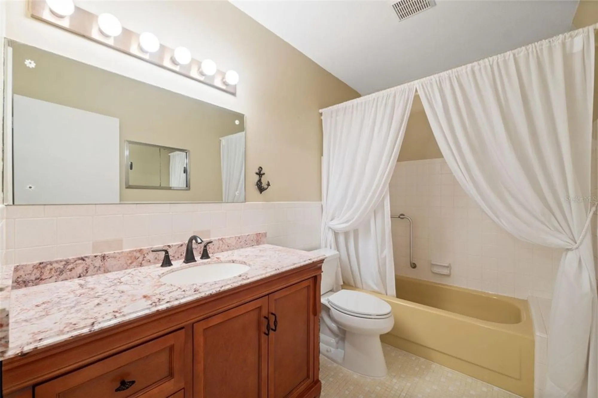 Property Slideshow image 22 of 31 | 2430 florentine way 6, Clearwater, FL, 33763
