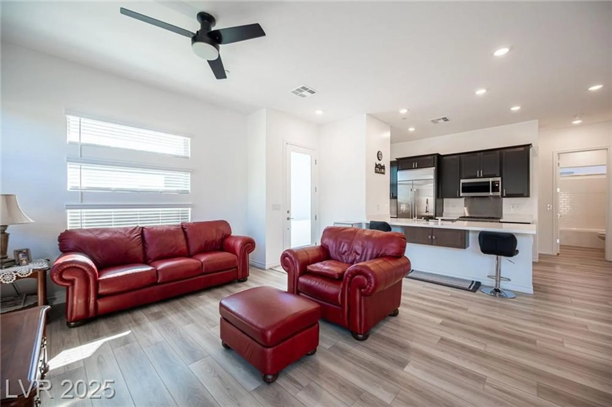 Property Slideshow image 10 of 46 | 932 belleforte ln, Las Vegas, NV, 89138