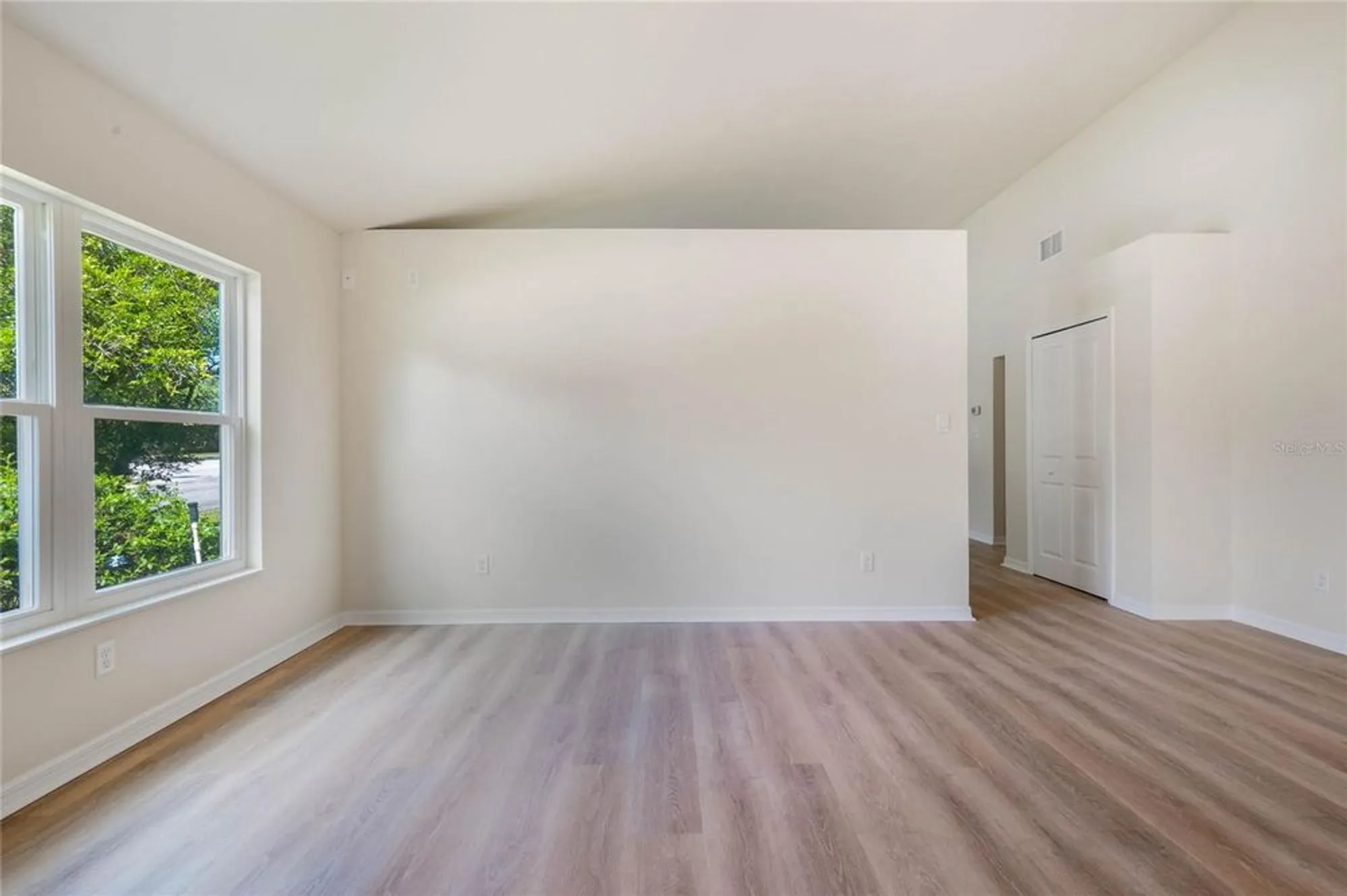 Property Slideshow image 8 of 37 | 24801 cranes roost cir, Leesburg, FL, 34748