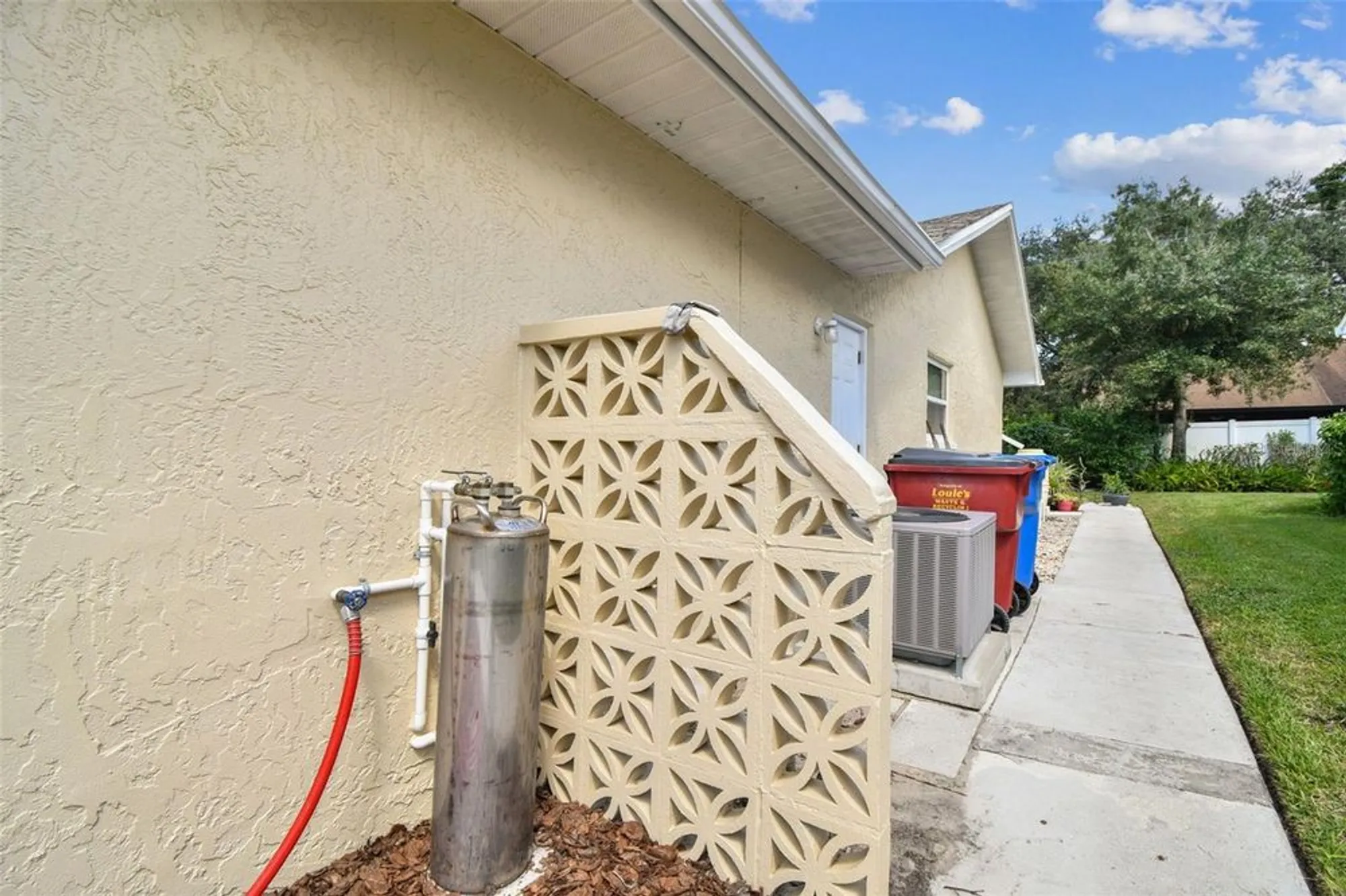 Property Slideshow image 61 of 99 | 2834 thistle ct, Palm Harbor, FL, 34684
