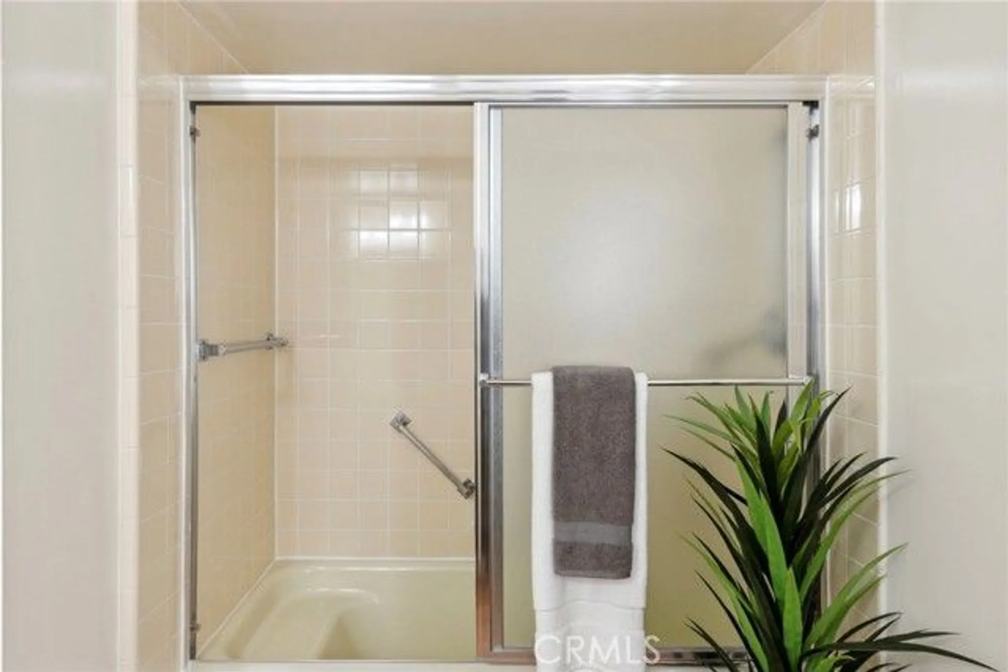 Property Slideshow image 24 of 35 | 225 avenida majorca n, Laguna Woods, CA, 92637