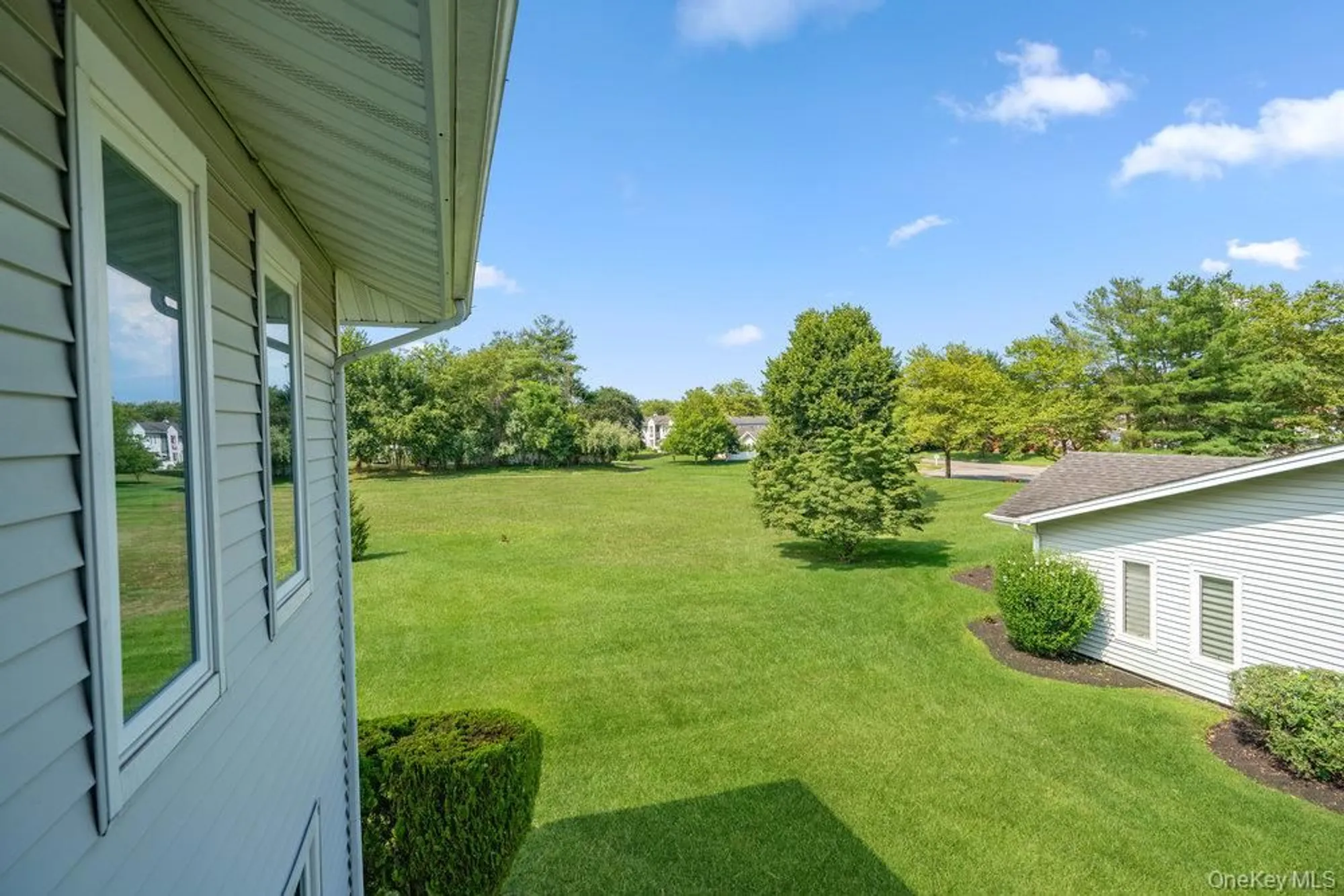 Property Slideshow image 30 of 35 | 914 fenway rd, Saint James, NY, 11780