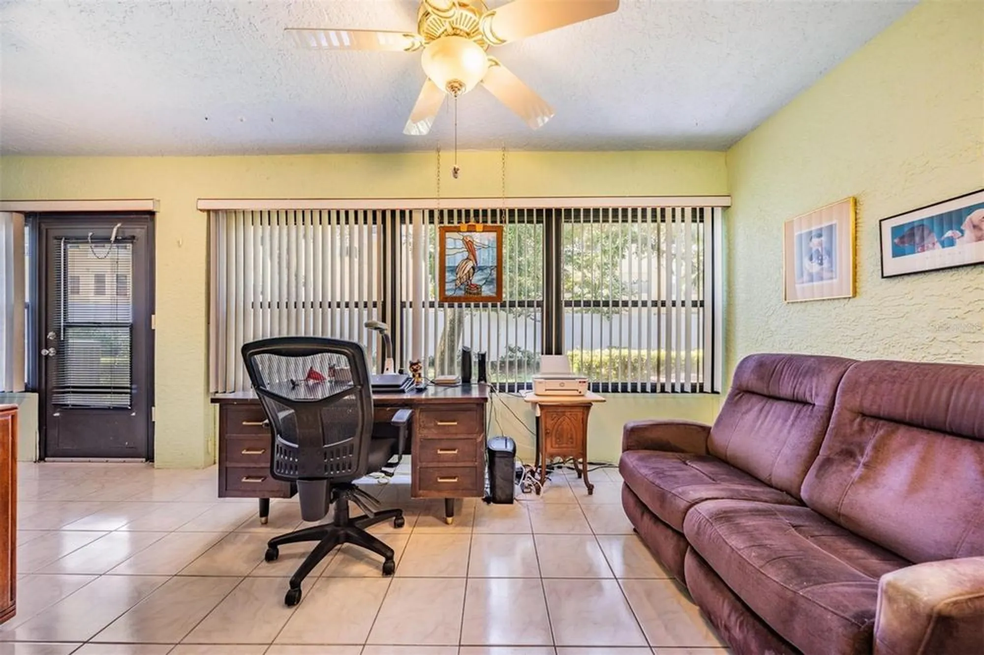 Property Slideshow image 25 of 35 | 2020 lakeview dr 102, Clearwater, FL, 33763