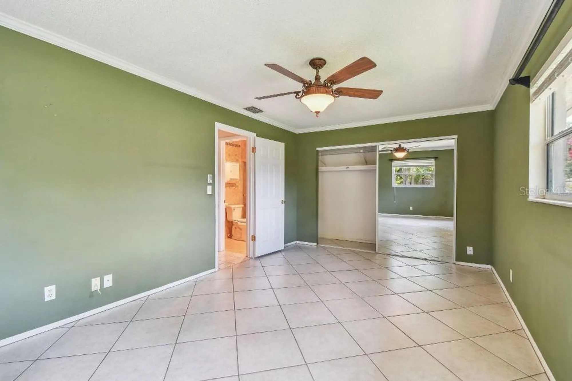 Property Slideshow image 37 of 60 | 916 mainsail way, Palm Harbor, FL, 34685