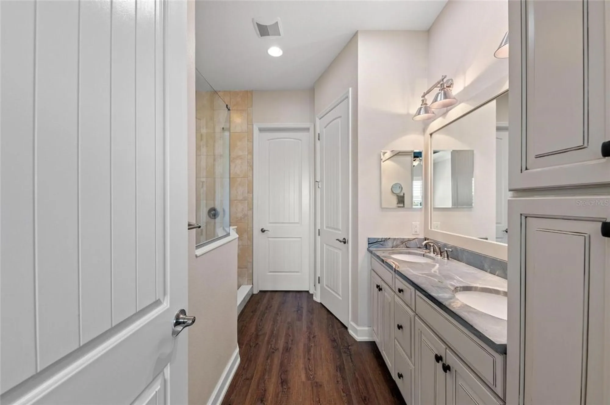 Property Slideshow image 31 of 99 | 241 sapphire lake dr 201, Bradenton, FL, 34209