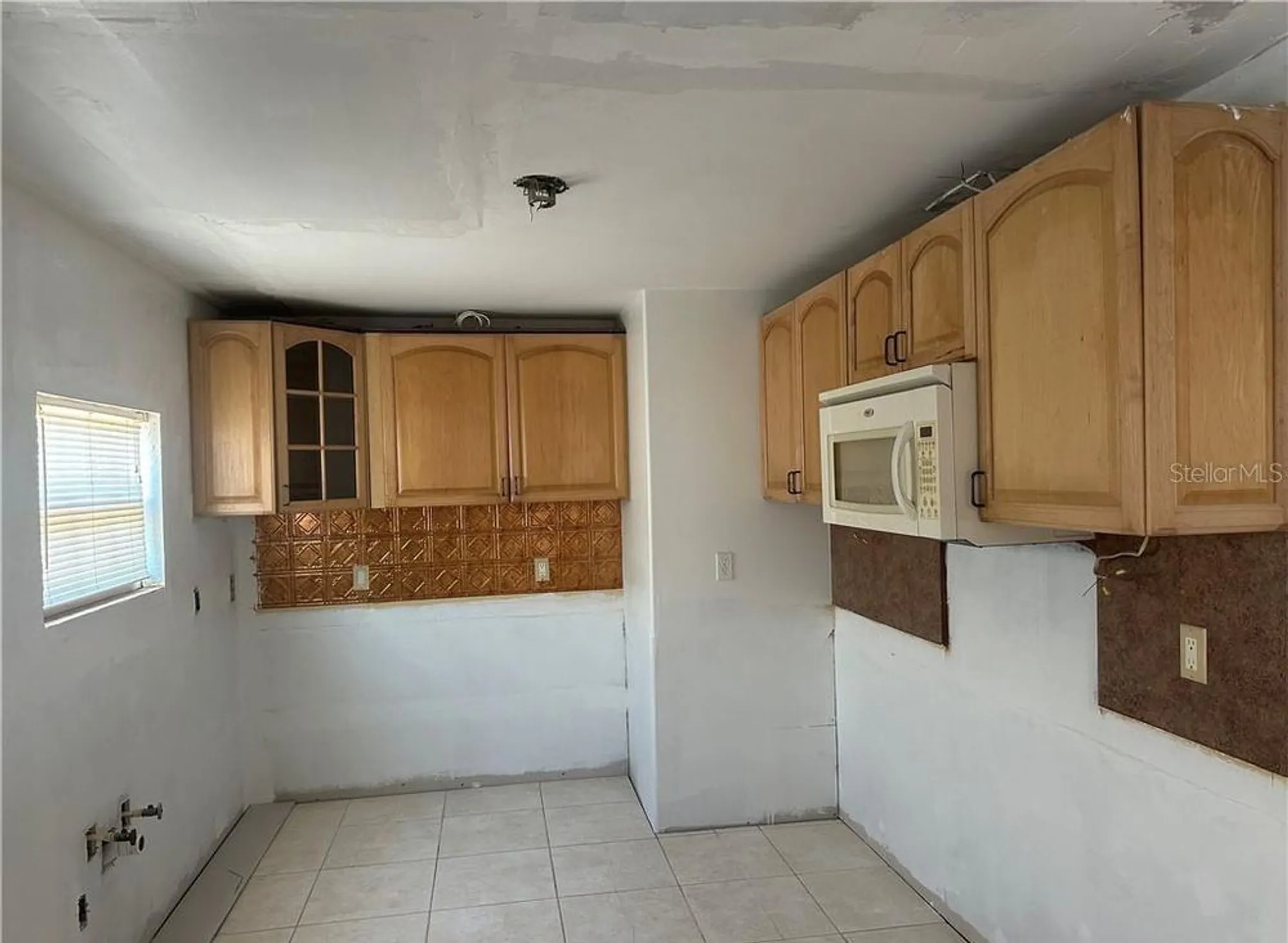 Property Slideshow image 6 of 39 | 14700 patrick henry rd, North Fort Myers, FL, 33917