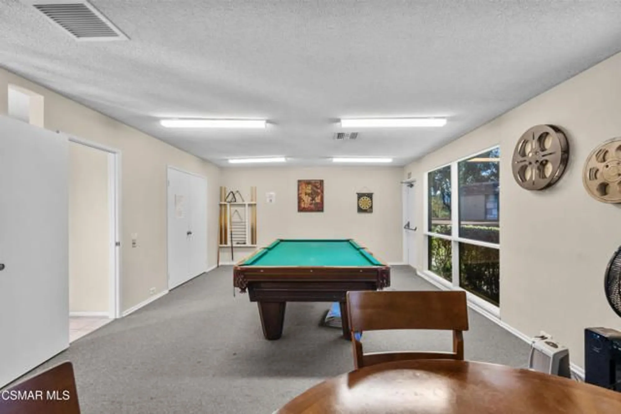 Property Slideshow image 26 of 33 | 351 chestnut hill ct 14, Thousand Oaks, CA, 91360