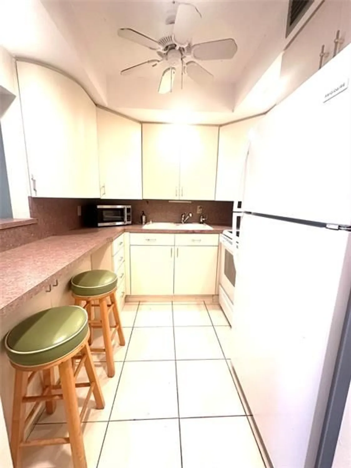 Property Slideshow image 9 of 57 | 2009 berkshire a # 2009, Deerfield Beach, FL, 33442