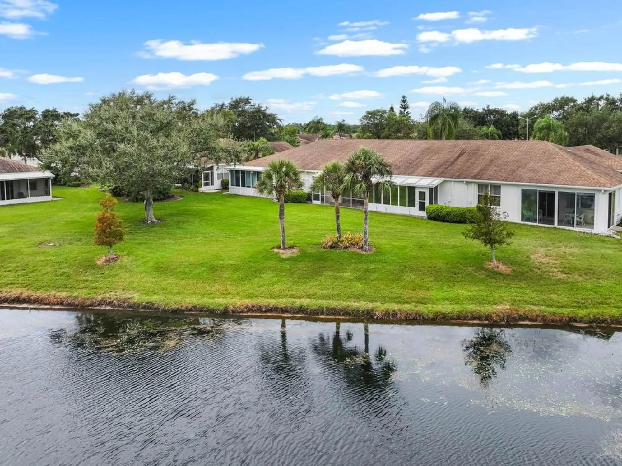 Property Slideshow image 9 of 47 | 1012 radison lake ct 59, Sun City Center, FL, 33573