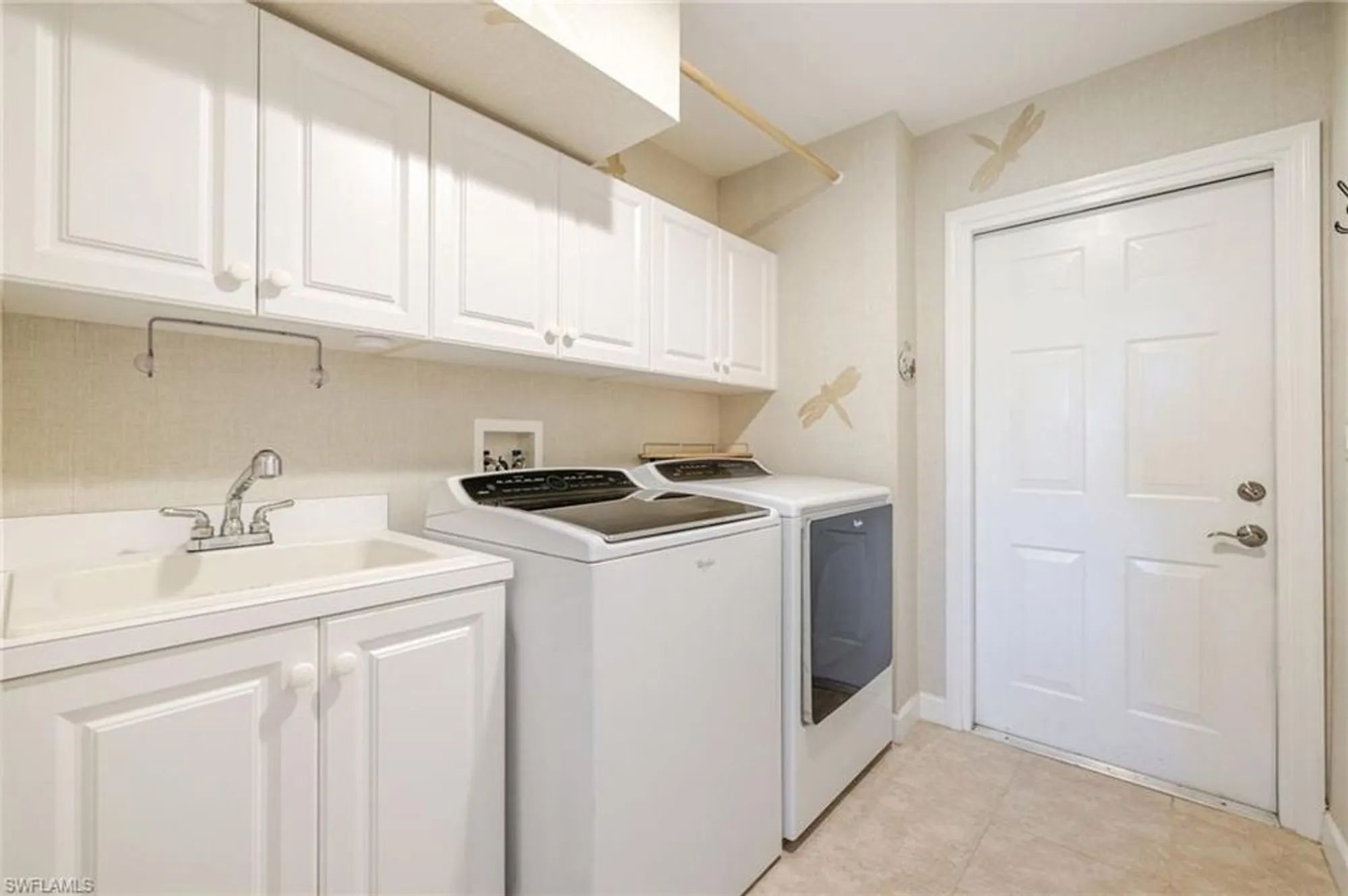 Property Slideshow image 17 of 37 | 20211 burnside pl 203, Estero, FL, 33928