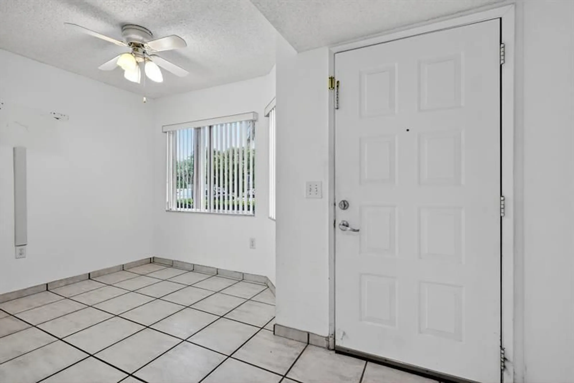Property Slideshow image 14 of 70 | 1001 sw 141st ave, Pembroke Pines, FL, 33027