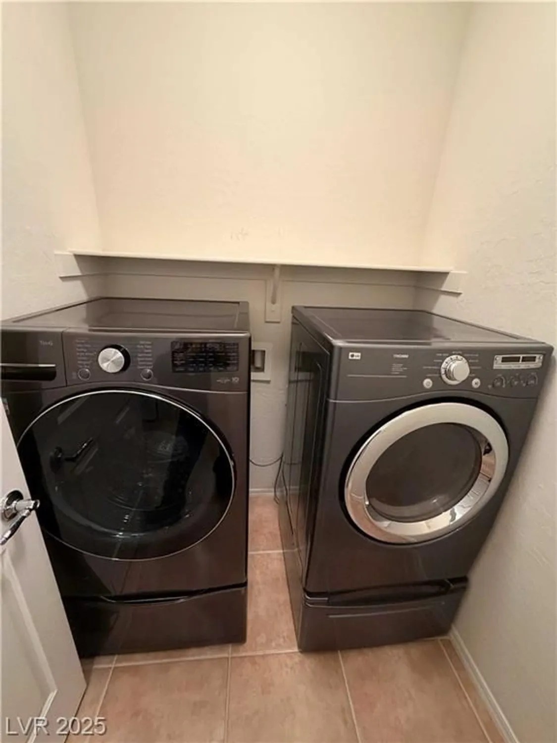 Property Slideshow image 35 of 51 | 2484 galaxy cluster st, Henderson, NV, 89044