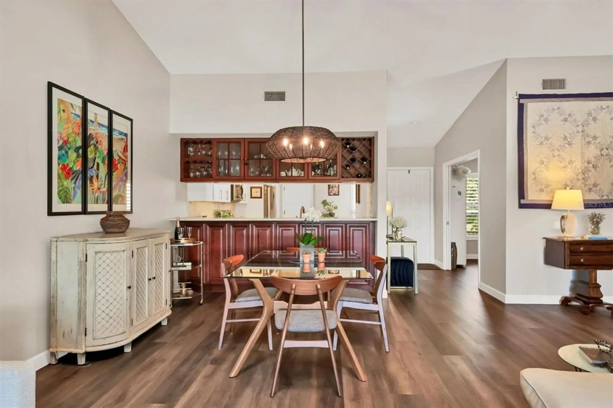 Property Slideshow image 19 of 55 | 3861 wilshire cir 115, Sarasota, FL, 34238