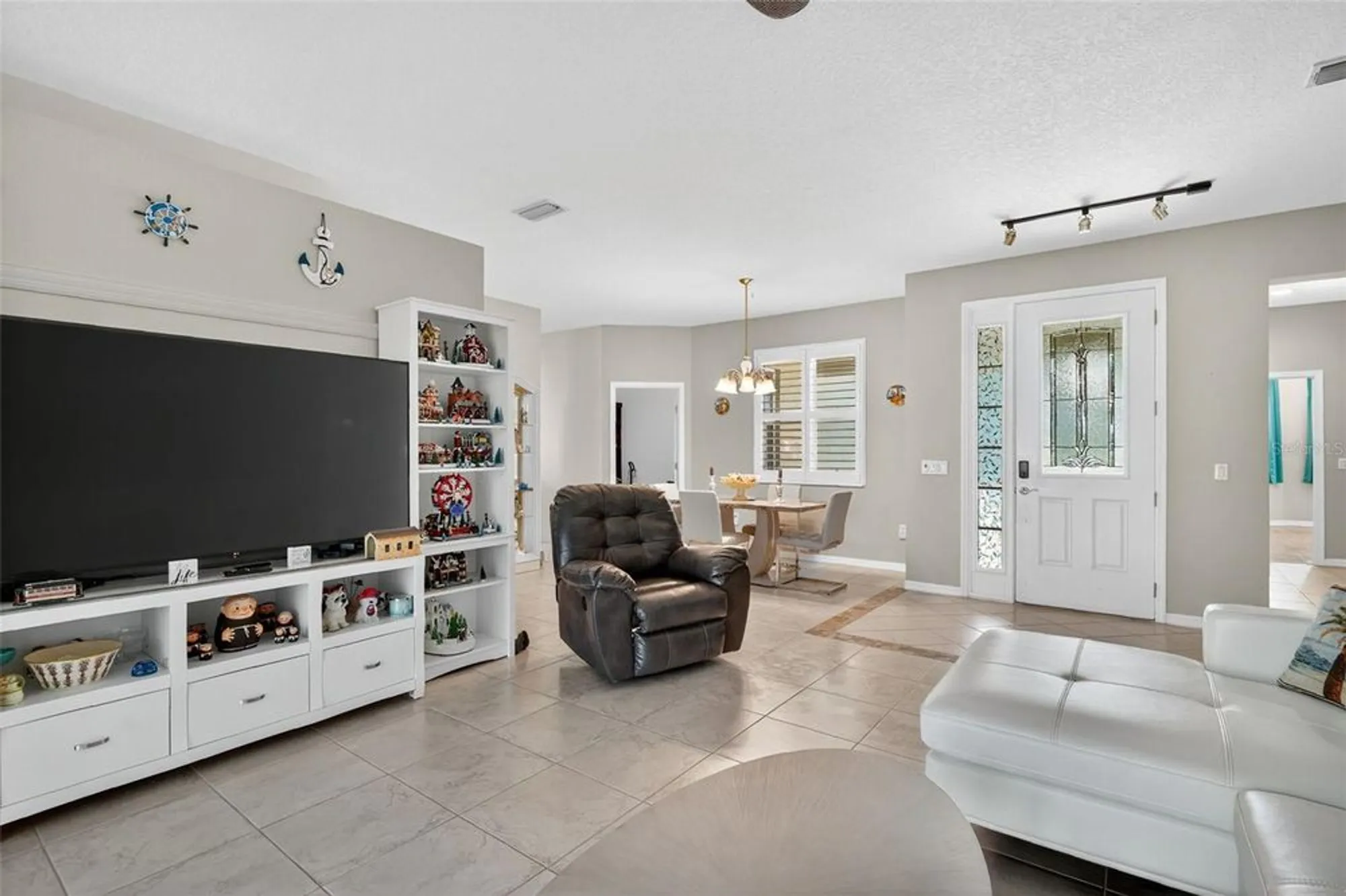 Property Slideshow image 6 of 30 | 26712 augusta springs cir, Leesburg, FL, 34748