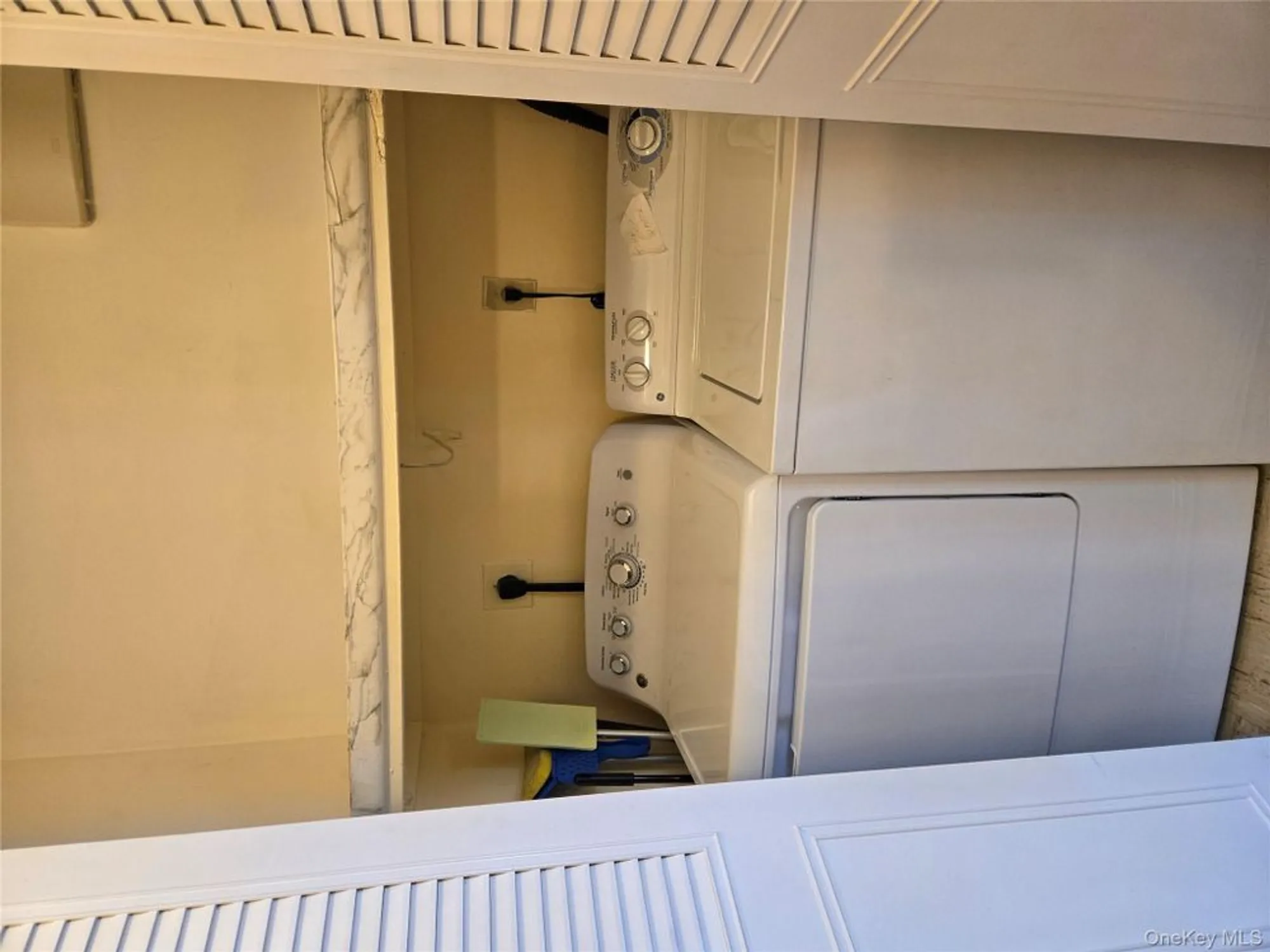 Property Slideshow image 10 of 15 | 167 ventry ct unit c, Ridge, NY, 11961