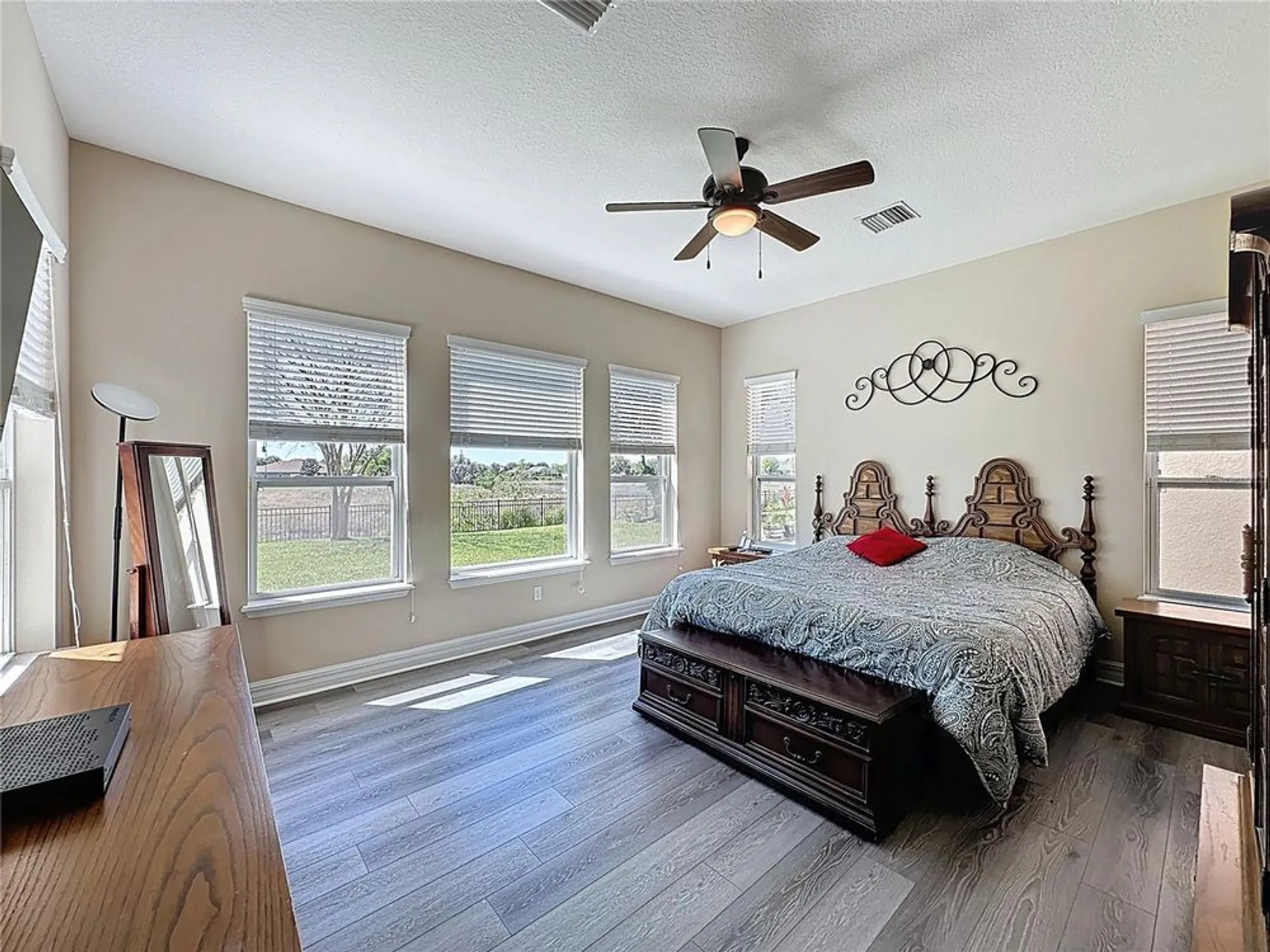 Property Slideshow image 19 of 54 | 228 bayou bend rd, Groveland, FL, 34736