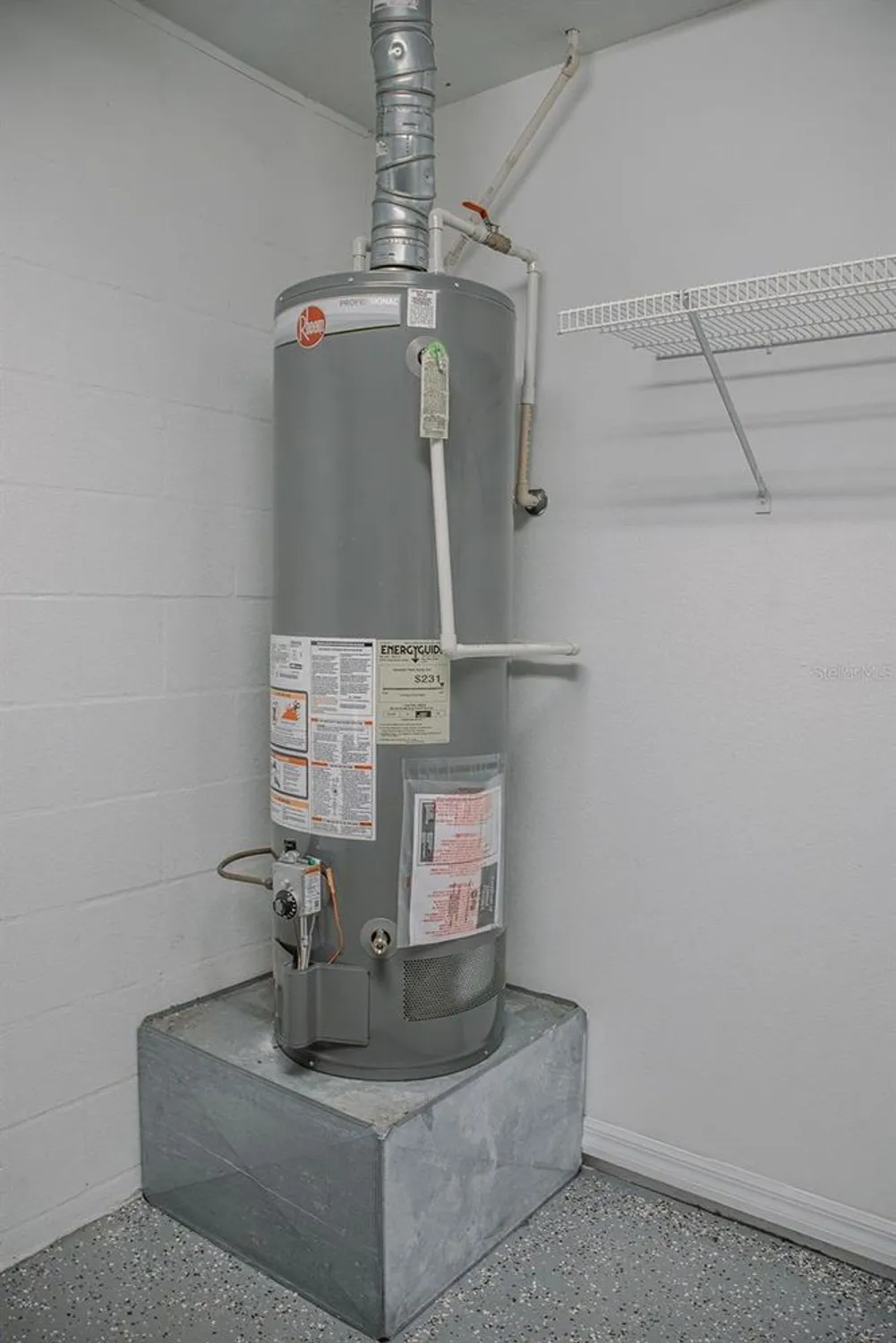 Property Slideshow image 36 of 45 | 231 lake suzanne dr, Lake Wales, FL, 33859