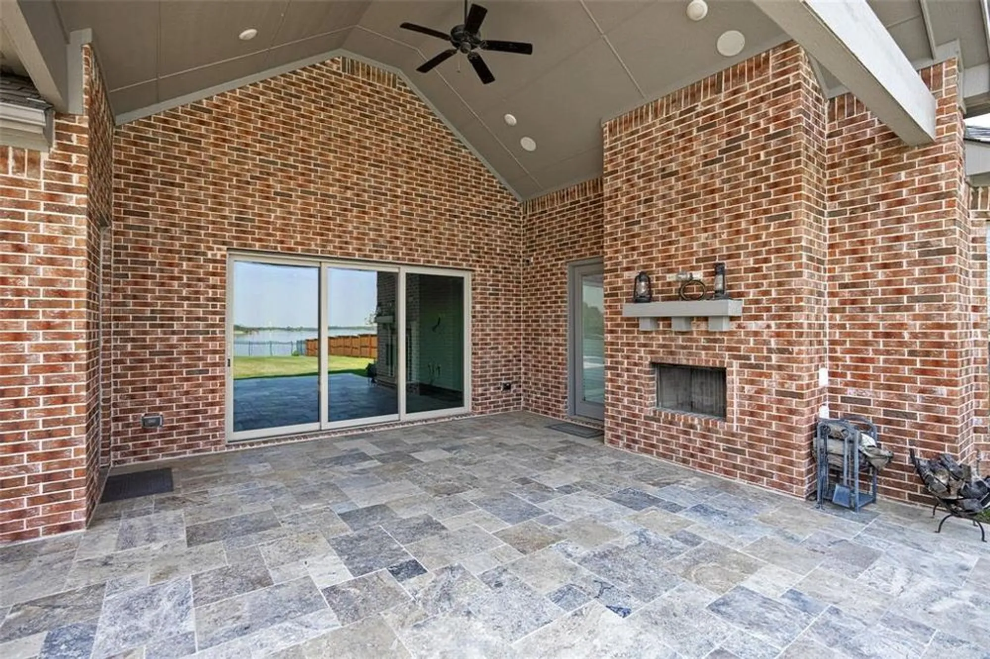 Property Slideshow image 11 of 40 | 7736 castlebridge, The Colony, TX, 75056