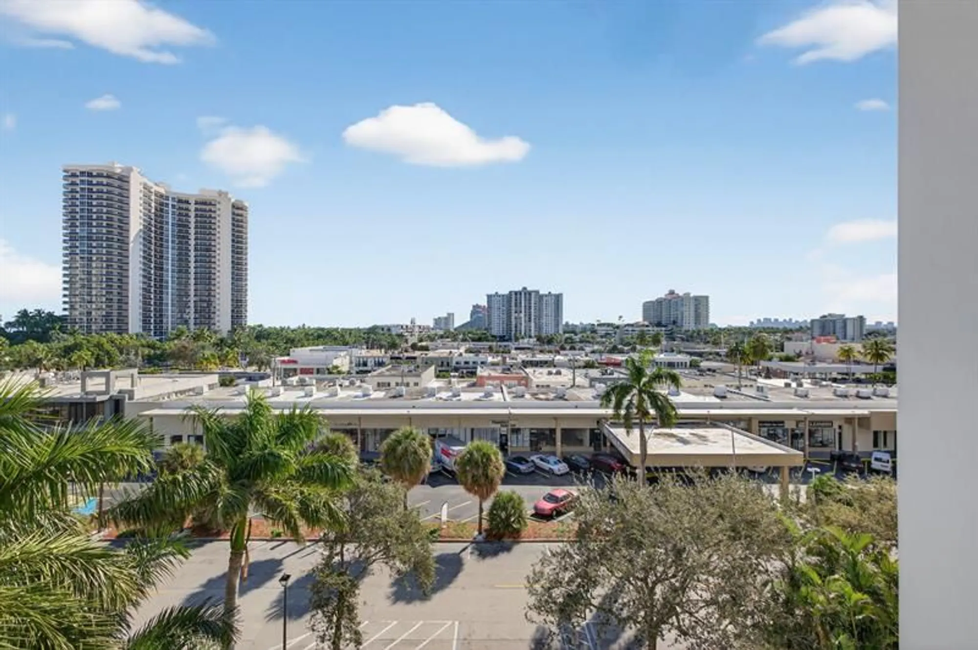 Property Slideshow image 15 of 39 | 3333 ne 34th st 615, Fort Lauderdale, FL, 33308