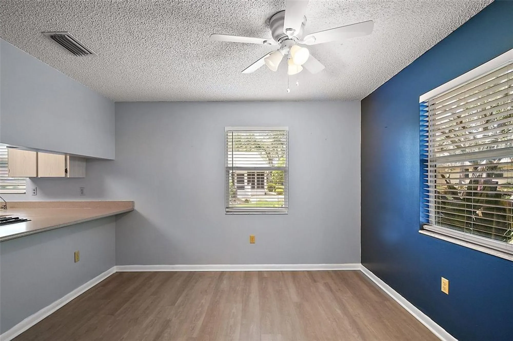 Property Slideshow image 21 of 41 | 5618 rosewall cir, Leesburg, FL, 34748