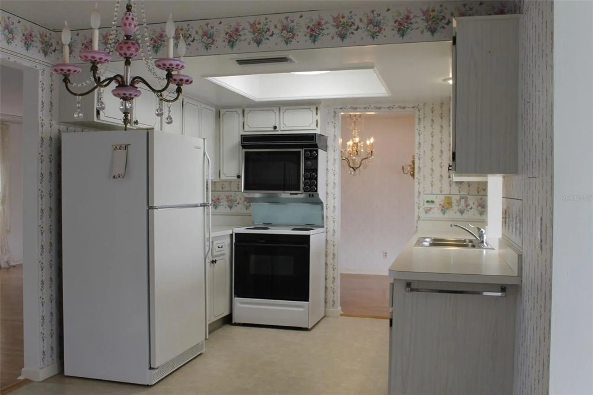 Property Slideshow image 29 of 50 | 9665 mainlands blvd, Pinellas Park, FL, 33782