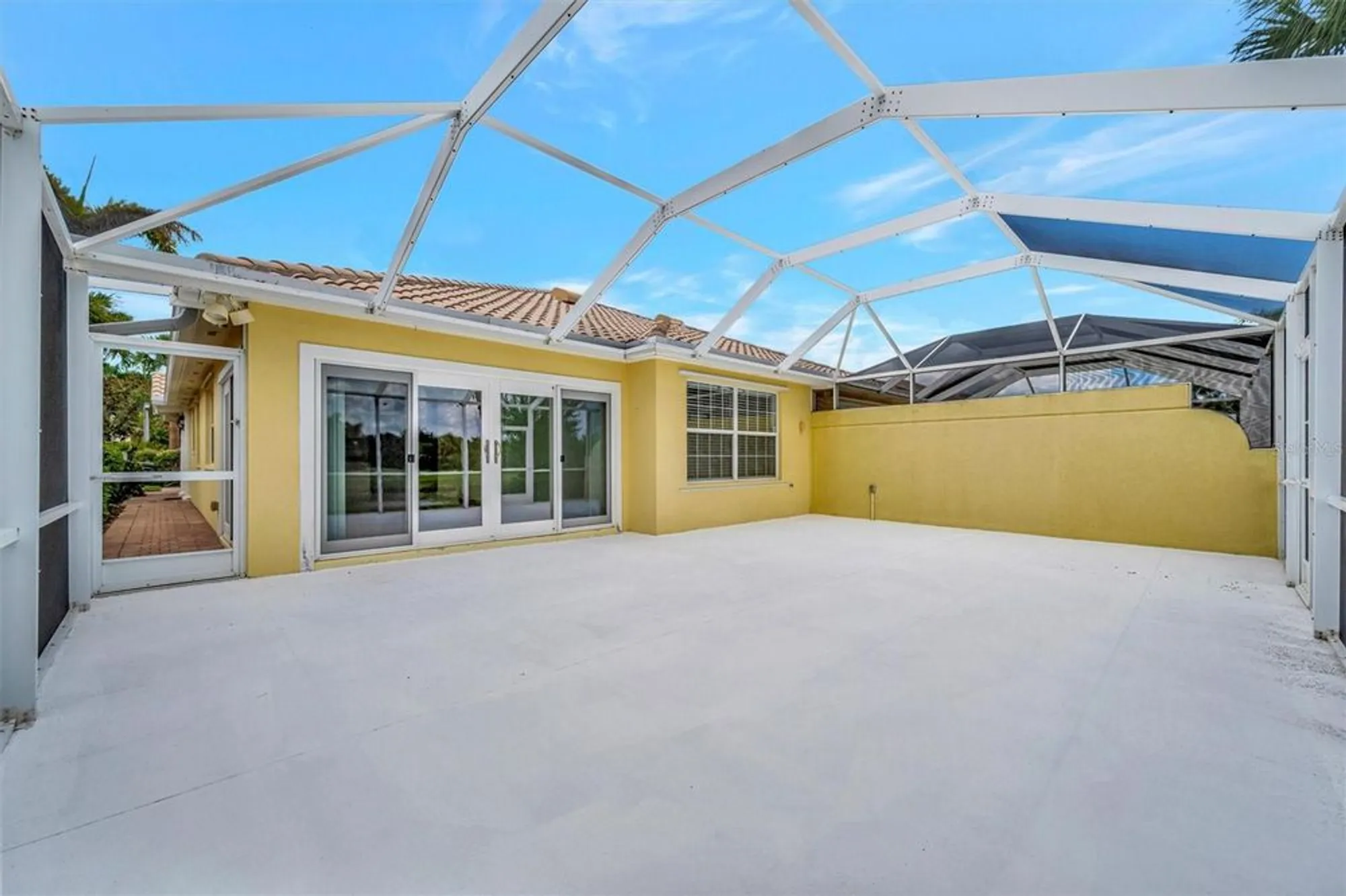 Property Slideshow image 32 of 51 | 5955 benevento dr, Sarasota, FL, 34238
