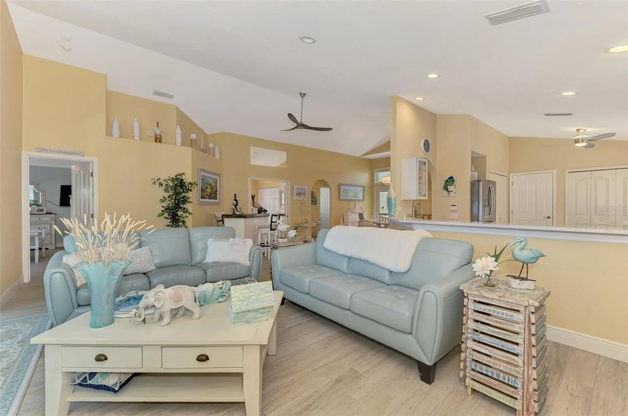 Property Slideshow image 18 of 55 | 320 bermuda ct 10, Venice, FL, 34293